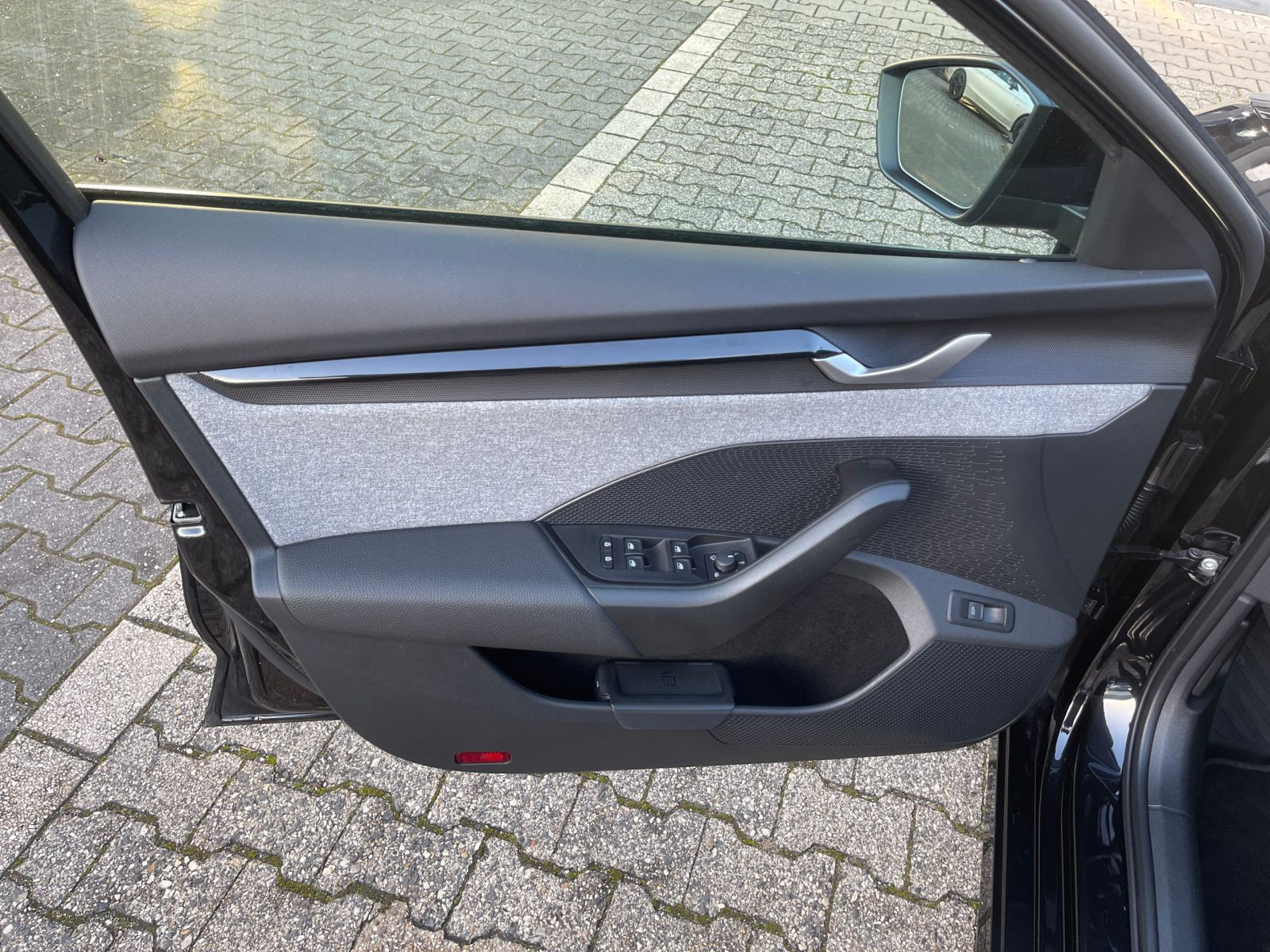 Skoda Octavia Combi 2.0TDI Selection DSG Navi LED ACC