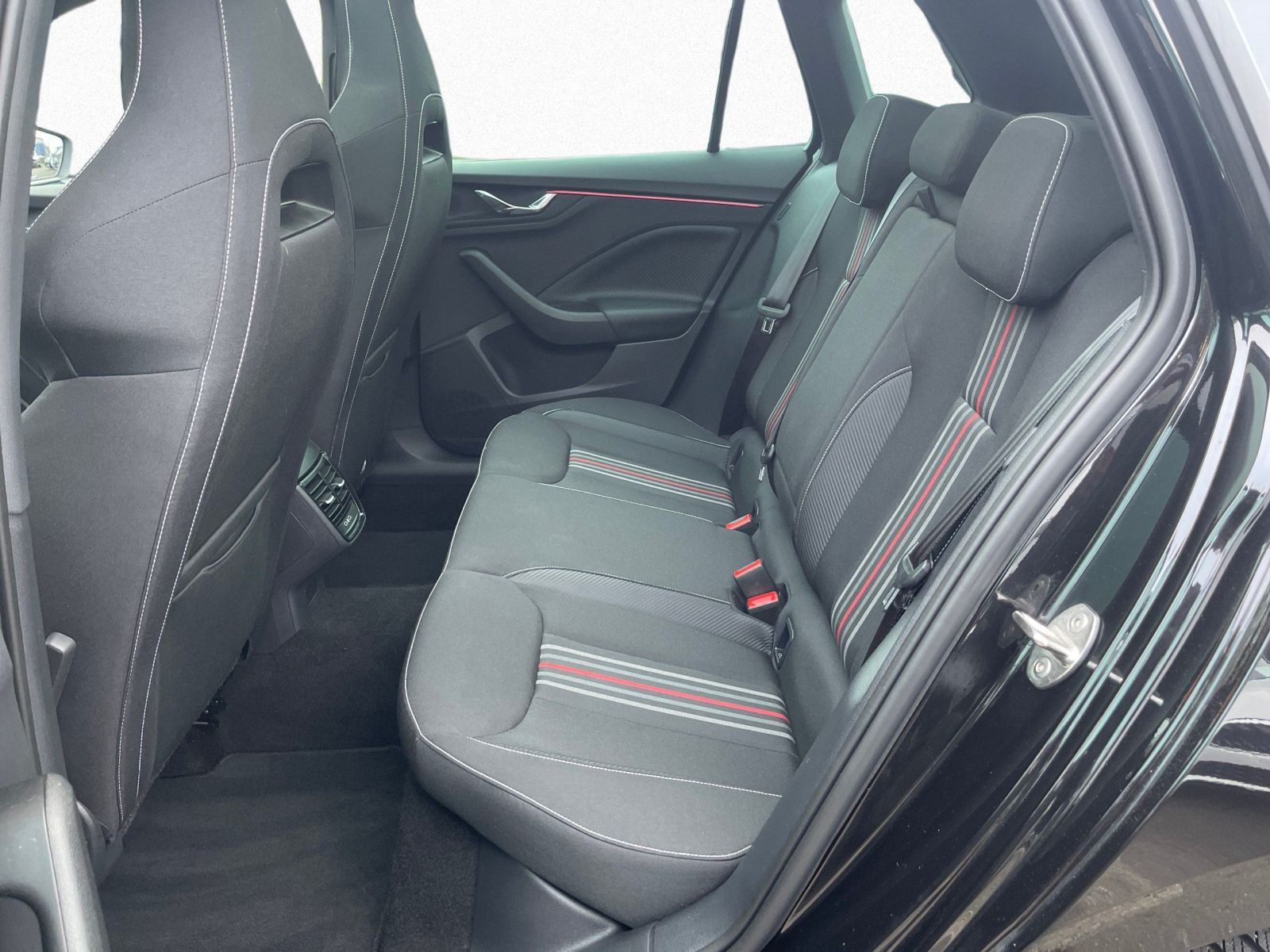 Skoda Kamiq Monte Carlo 1.5 TSI  DSG Navi PANO ACC AHK