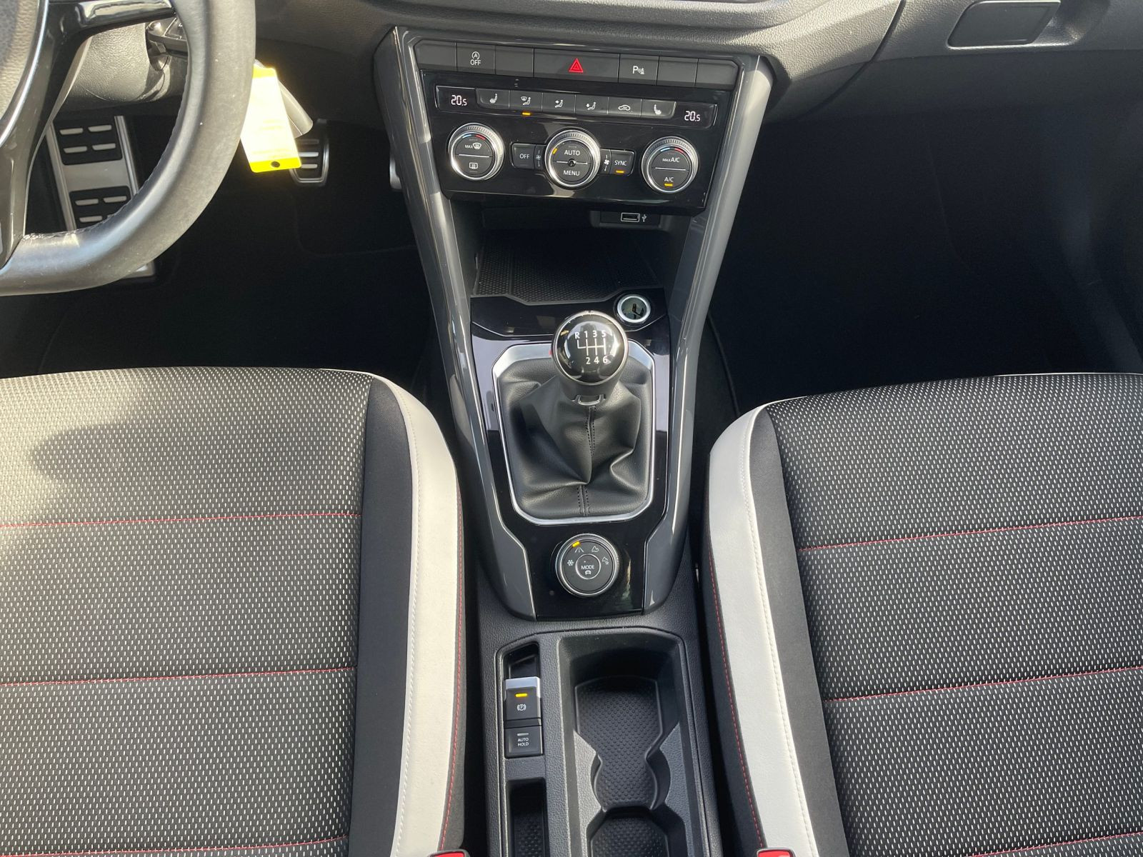 Volkswagen T-Roc 2.0 TDI Sport 4Motion Navi LED EPH DAB