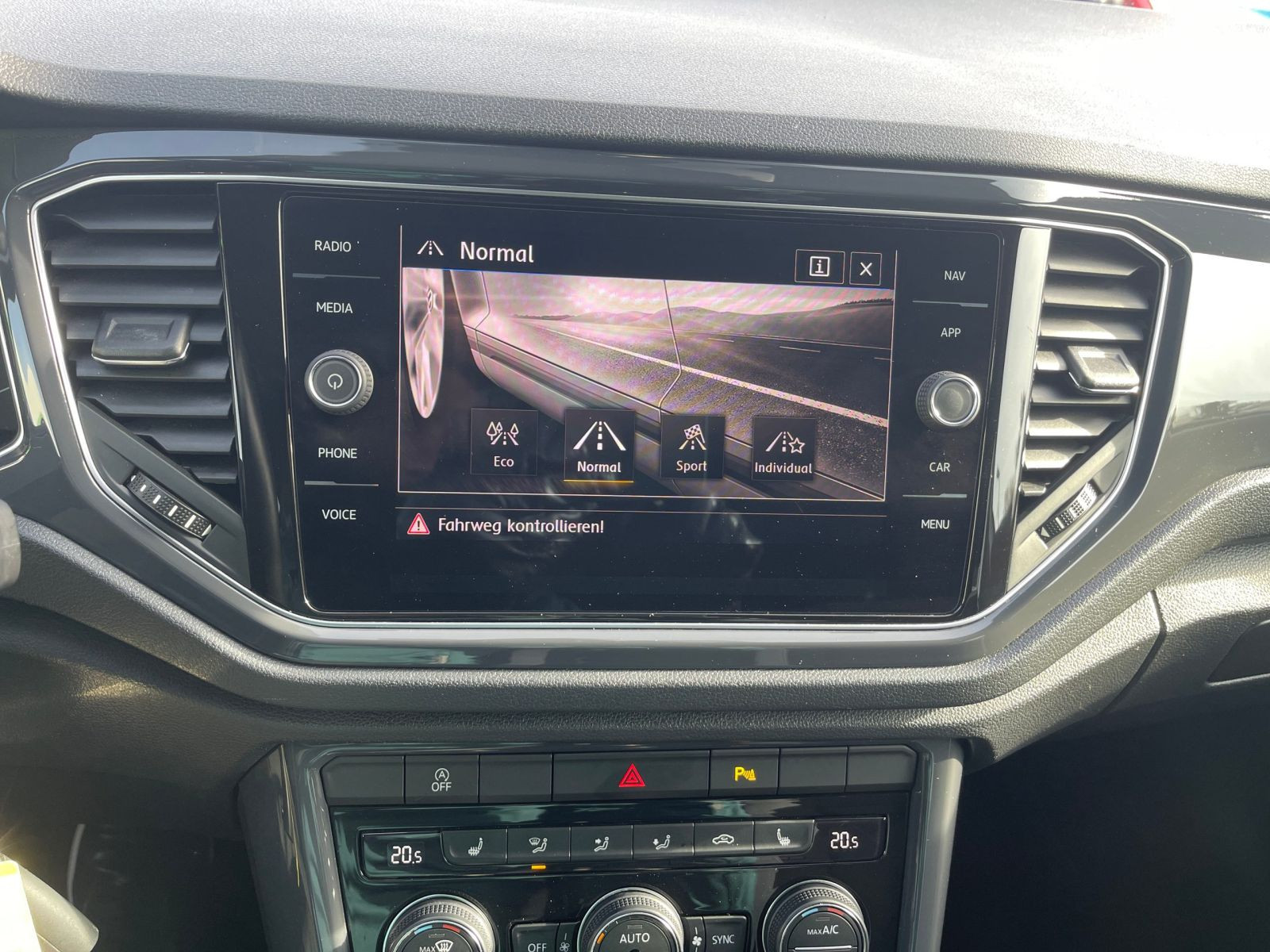 Volkswagen T-Roc 2.0 TDI Sport 4Motion Navi LED EPH DAB