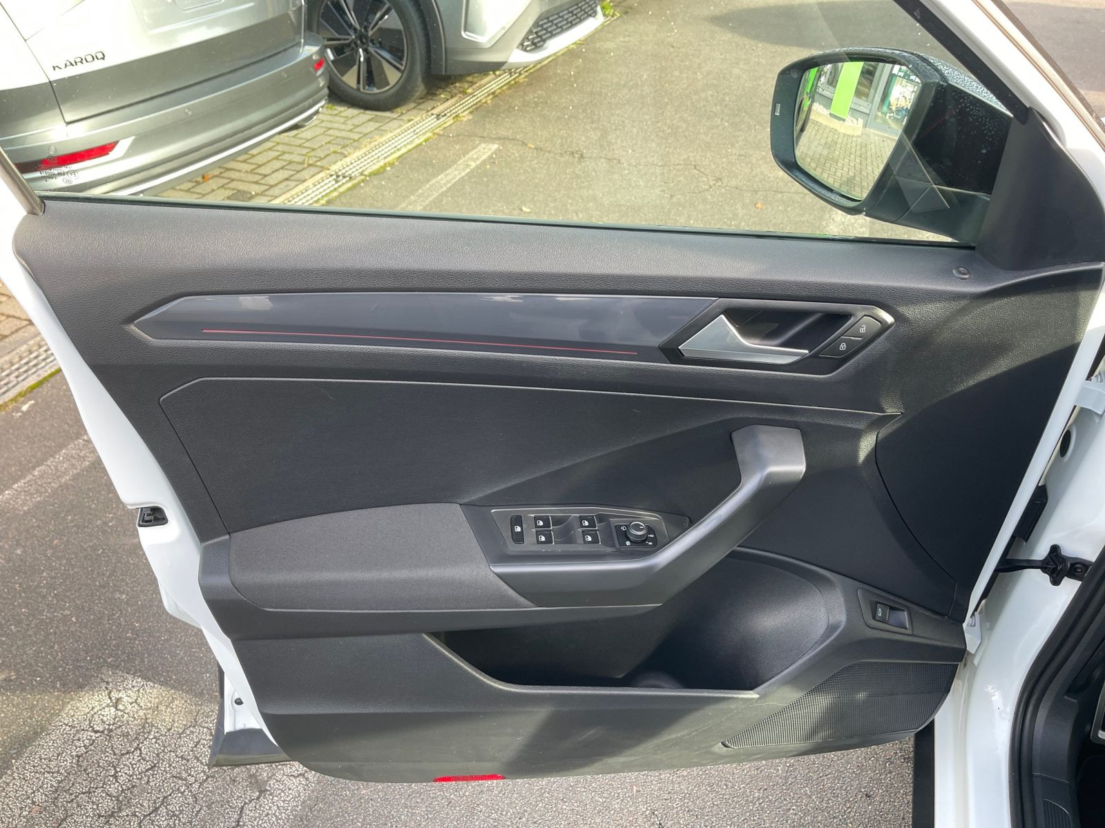 Volkswagen T-Roc 2.0 TDI Sport 4Motion Navi LED EPH DAB