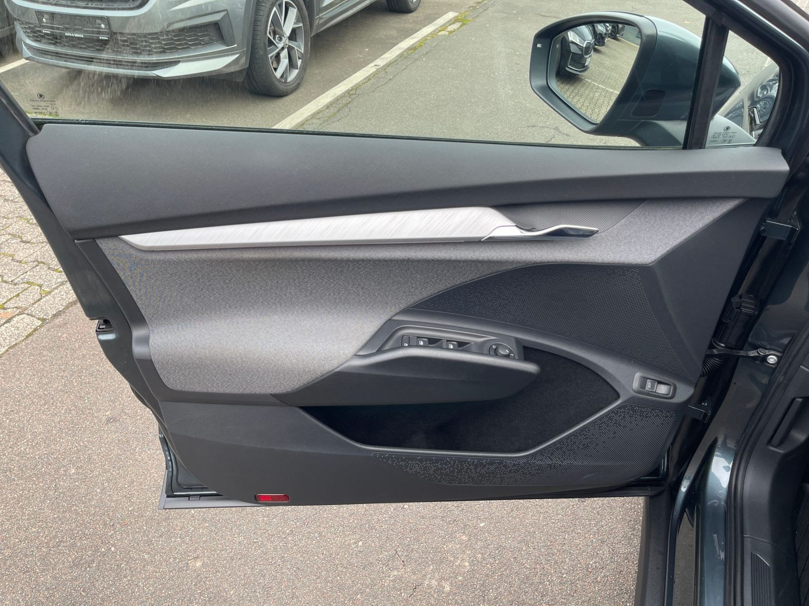 Skoda Enyaq 60 DSG Navi AHK LED EPH ACC