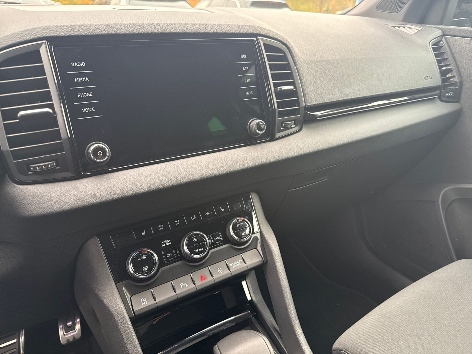 Skoda Karoq Sportline 2.0 TSI 4x4 DSG Navi Panorama DCC