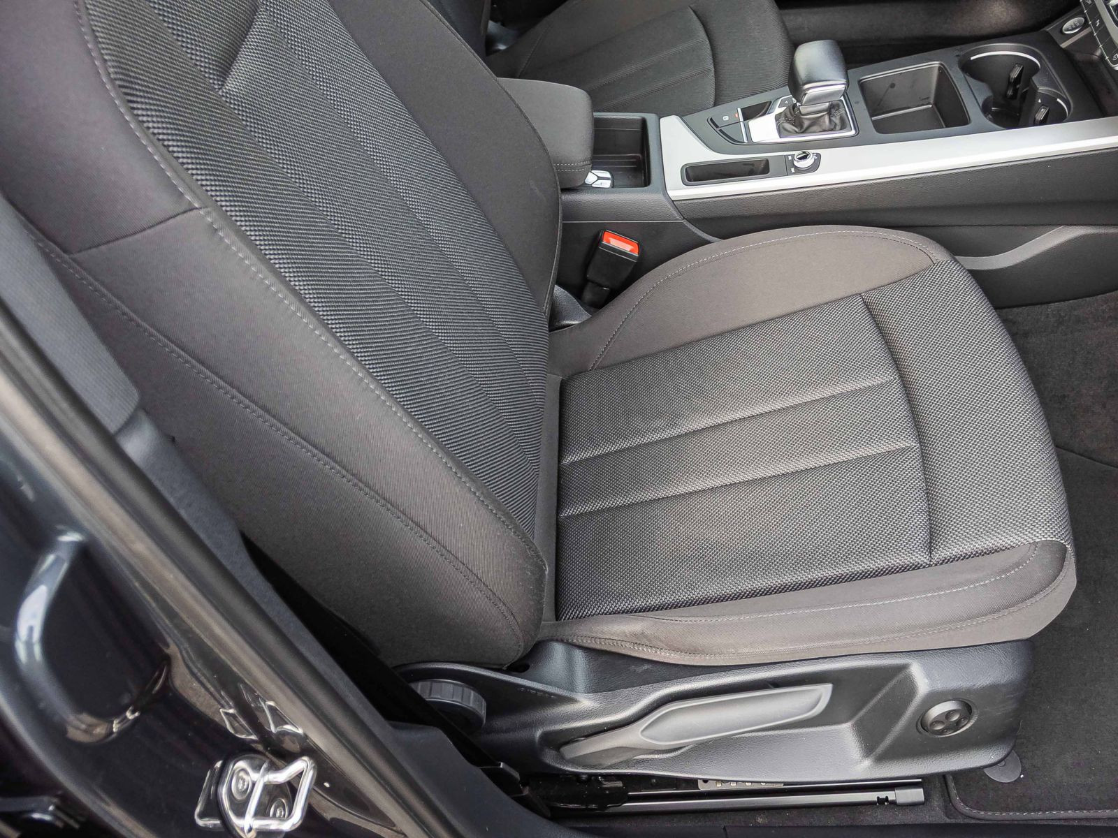 Audi A4 Advanced 40TDI qu Stronic Navi LED CarPlay