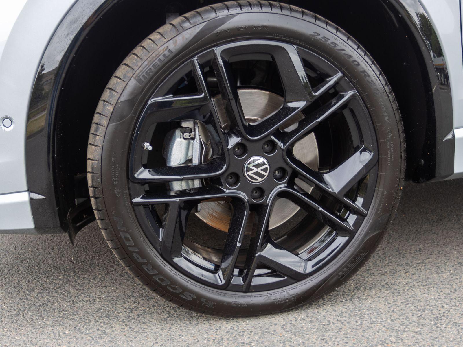 Volkswagen Tiguan 2.0 TDI DSG R-Line Black Style, Panoramadach, Standheizung, HD-LED-Matrix, Navi, Soundsystem