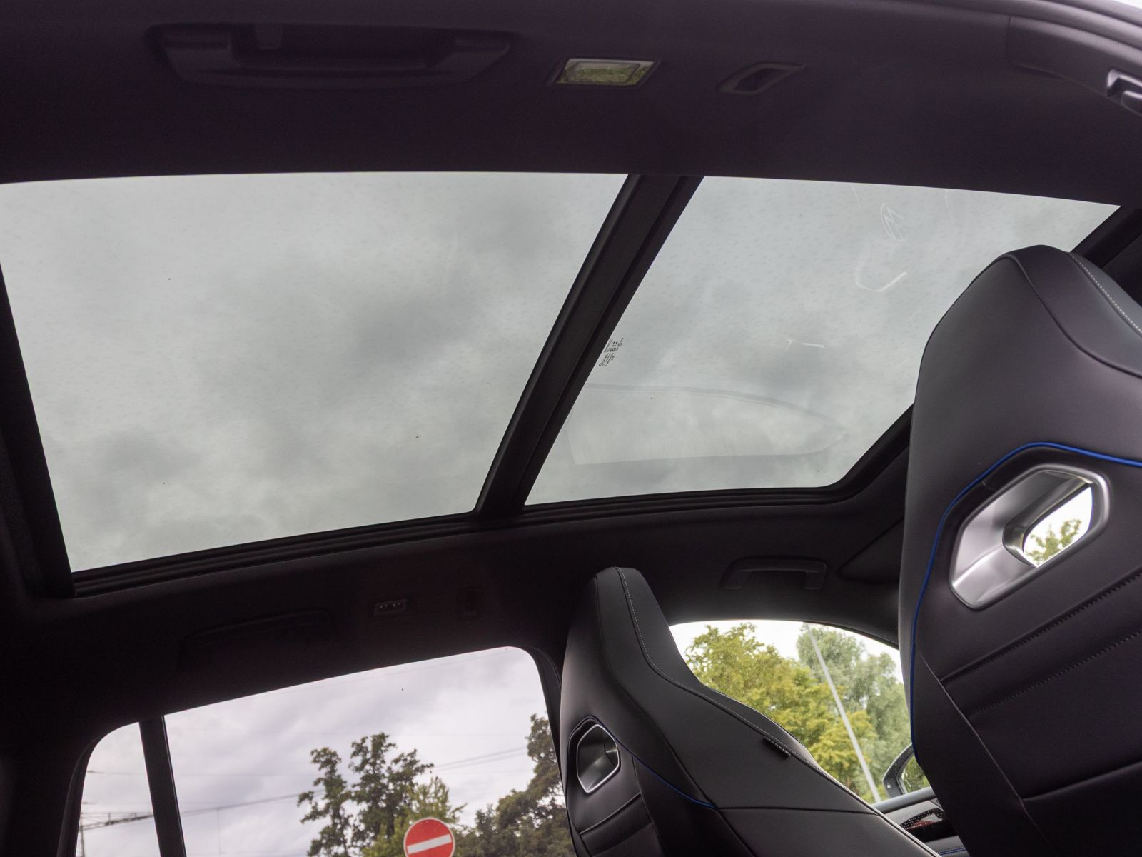 Volkswagen Tiguan 2.0 TDI DSG R-Line Black Style, Panoramadach, Standheizung, HD-LED-Matrix, Navi, Soundsystem