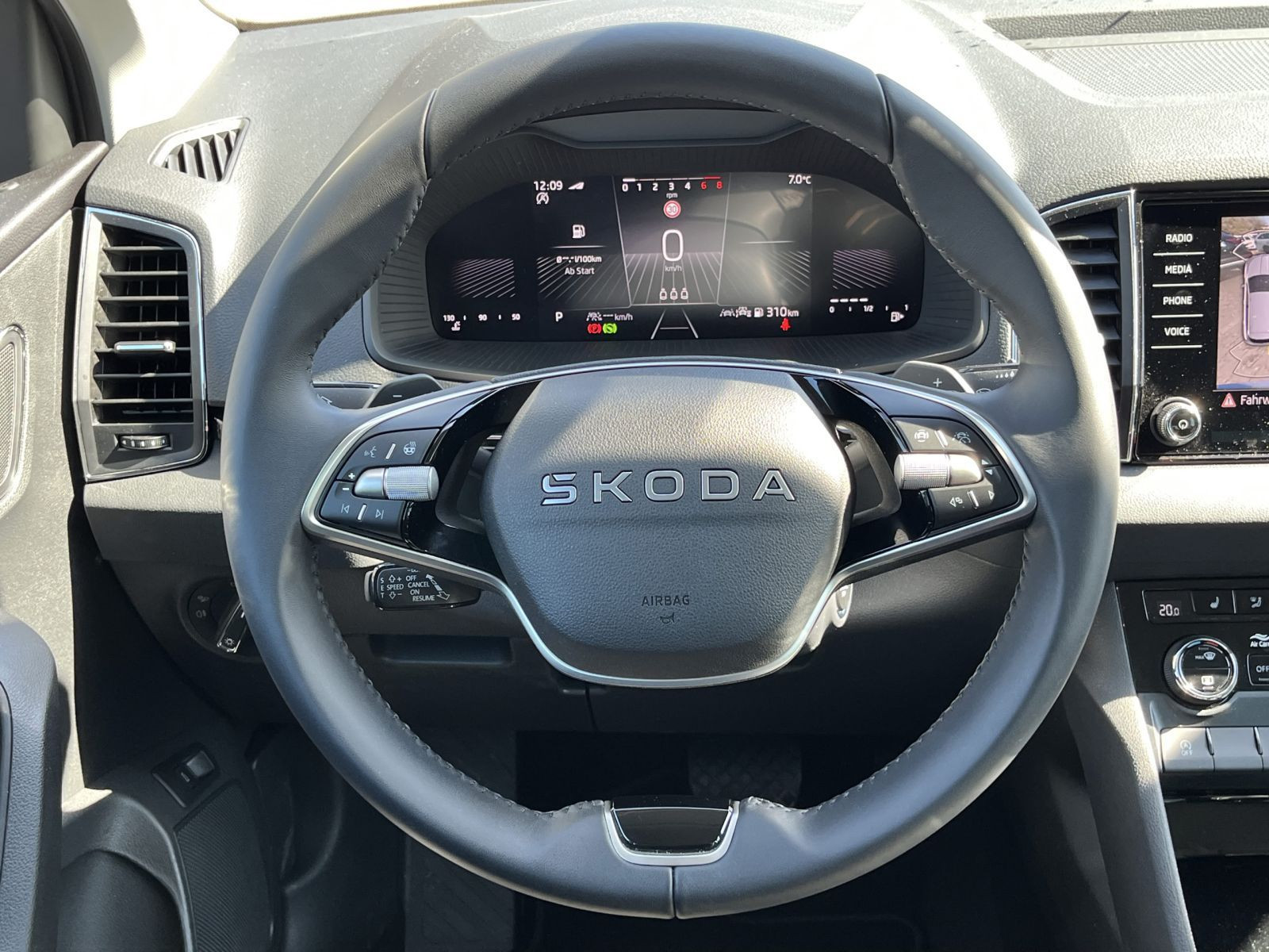 Skoda Karoq Tour 1.5 TSI DSG LED ACC EPH AHK