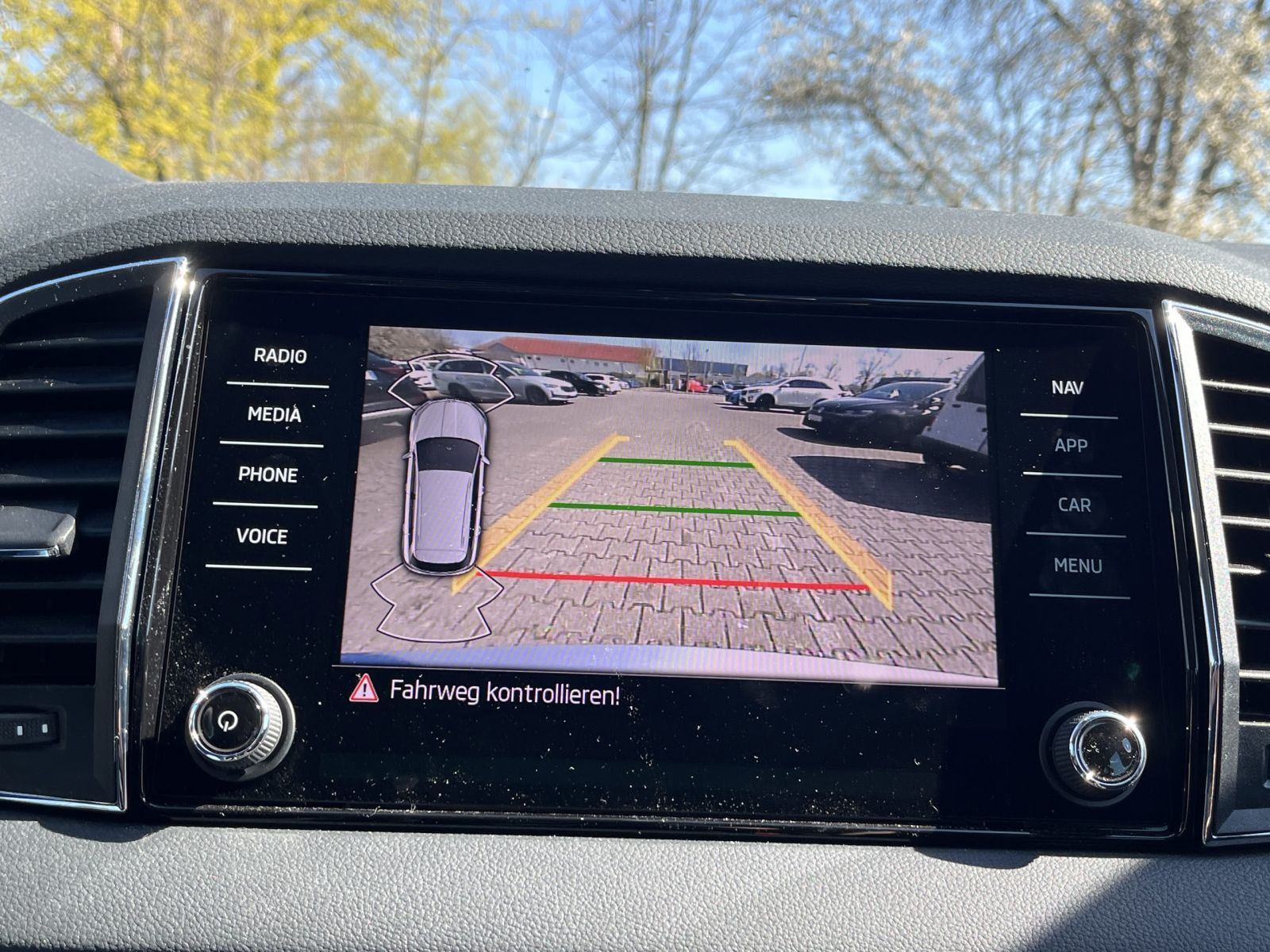 Skoda Karoq Tour 1.5 TSI DSG LED ACC EPH AHK