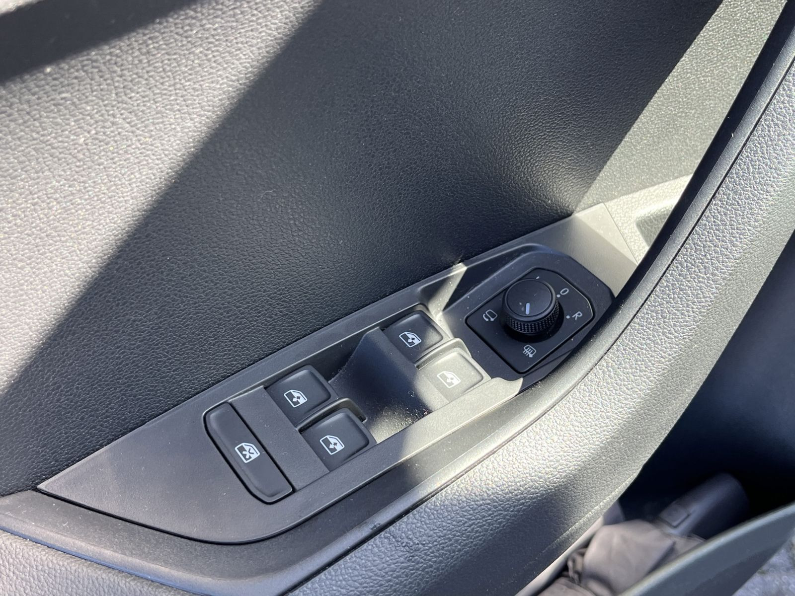 Skoda Karoq Tour 1.5 TSI DSG LED ACC EPH AHK