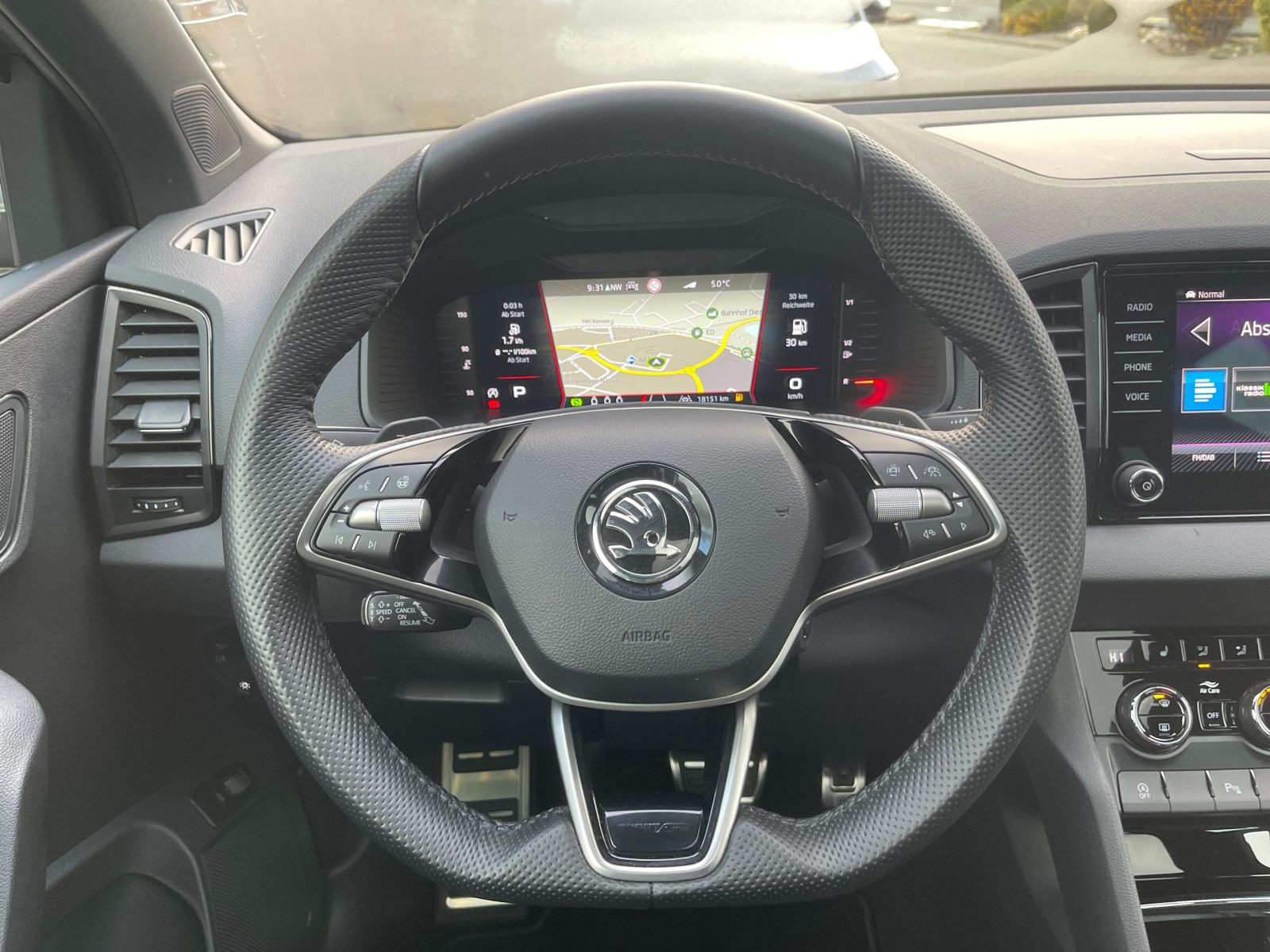 Skoda Karoq 2.0 TSI Sportline 4x4 DSG Navi LED Panorama