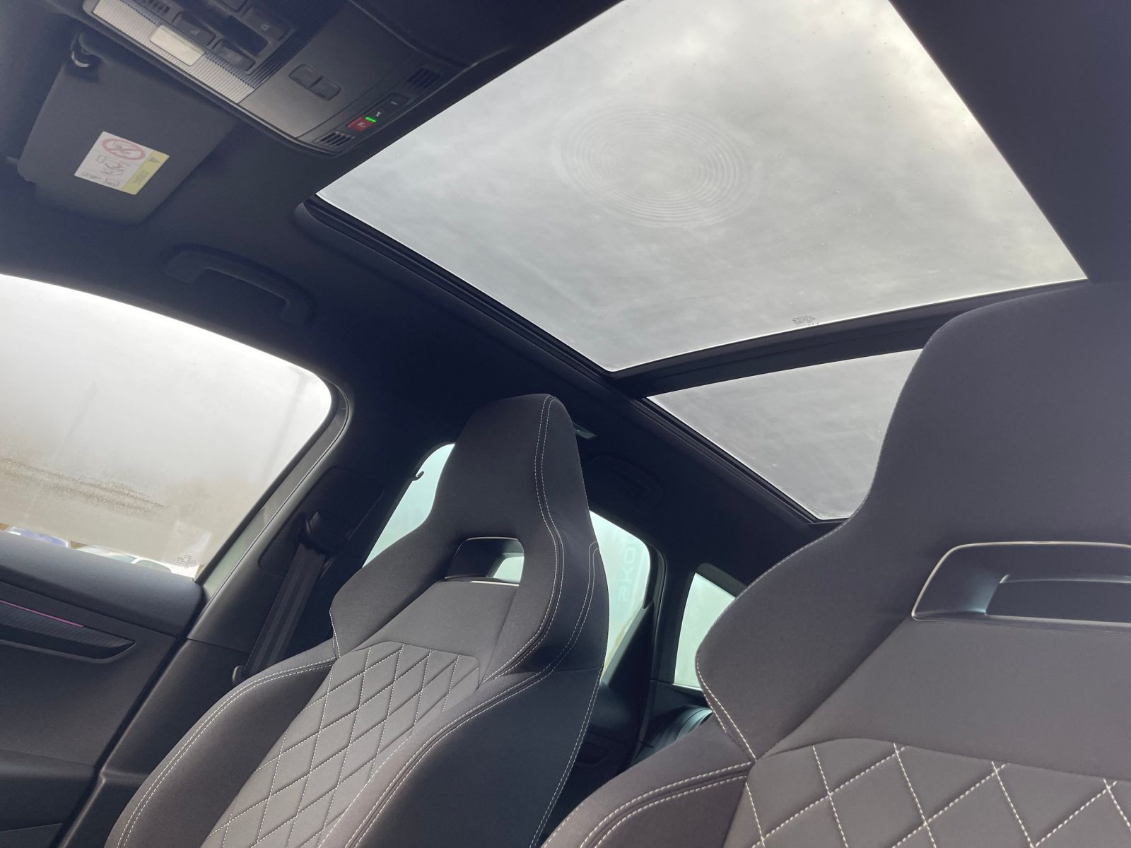 Skoda Karoq 2.0 TSI Sportline 4x4 DSG Navi LED Panorama