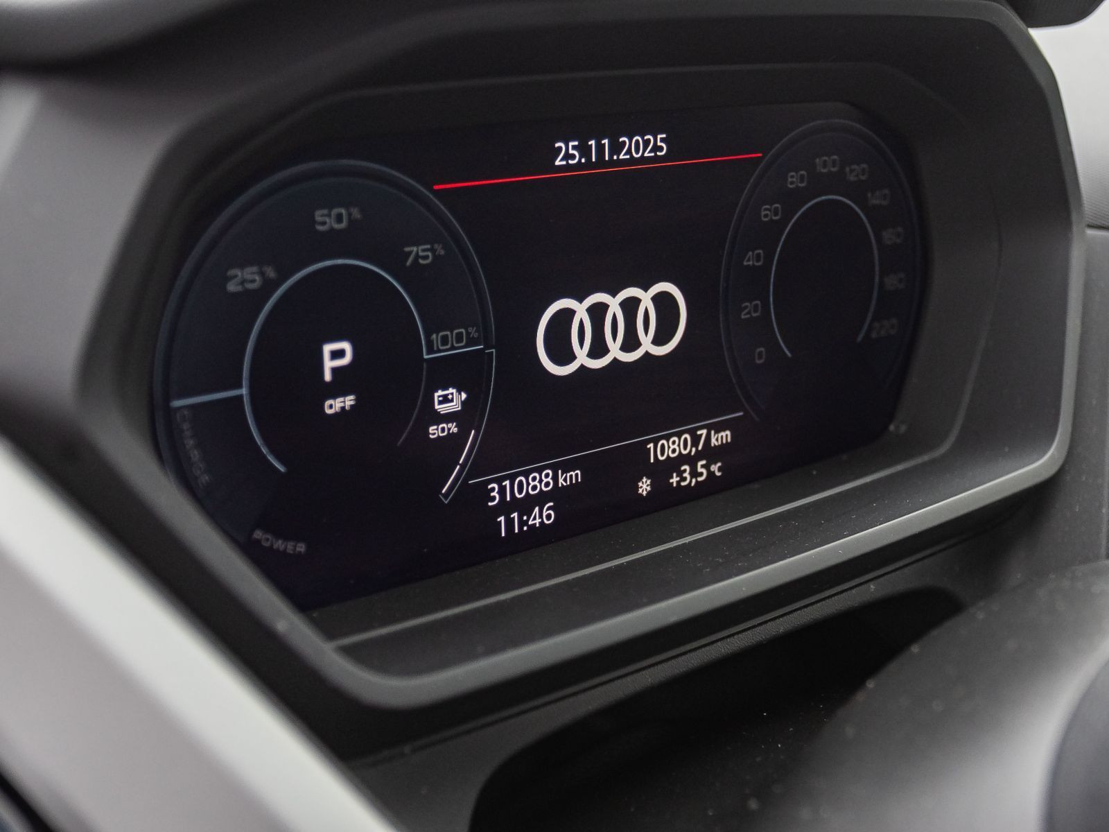 Audi Q4 e-tron 40 Navi LED ACC CarPlay Standklima EPH