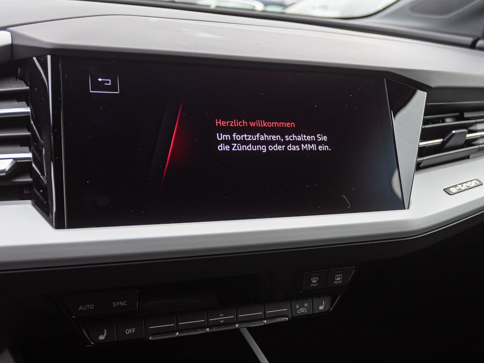 Audi Q4 e-tron 40 Navi LED ACC CarPlay Standklima EPH