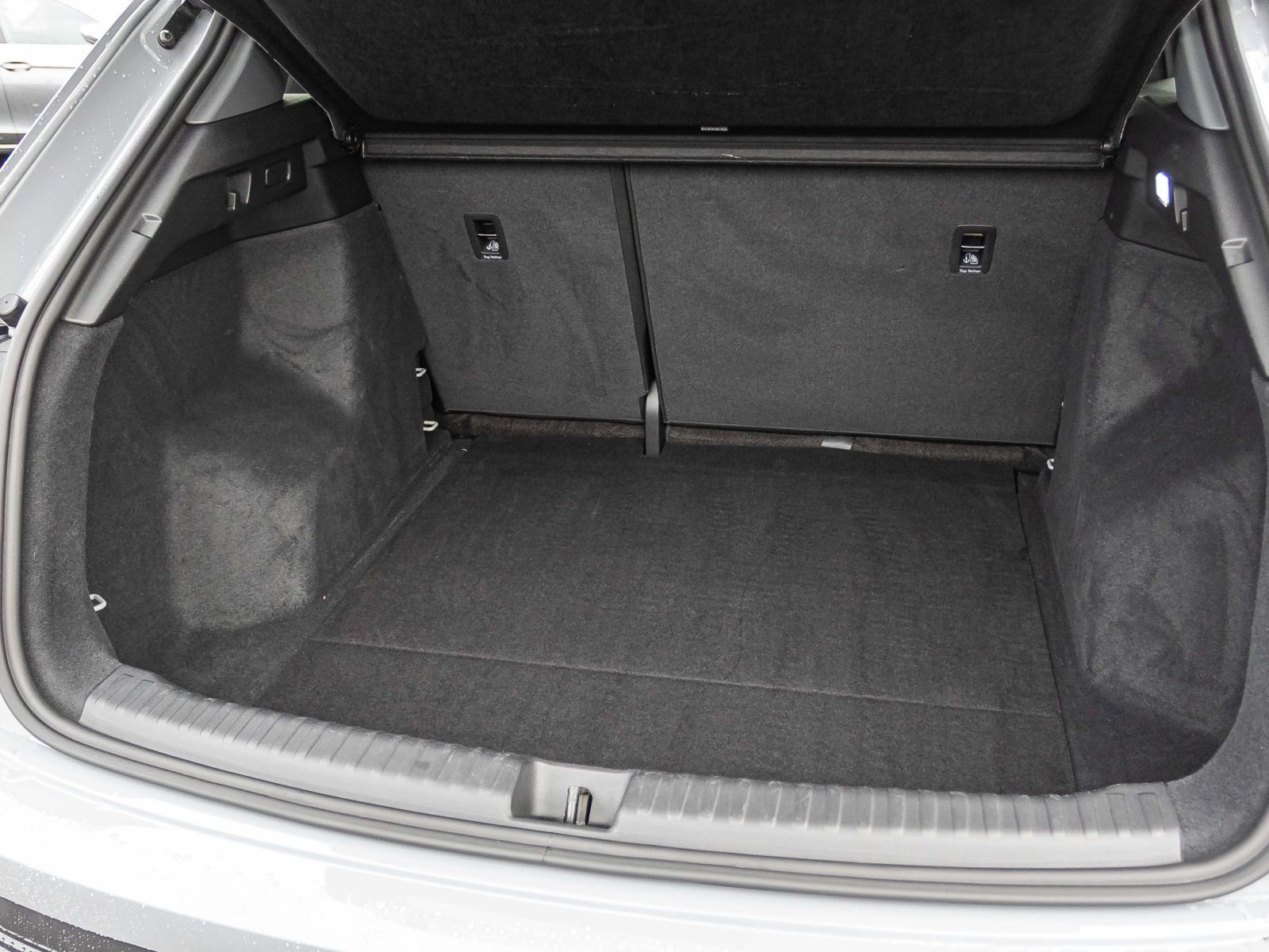 Audi Q4 e-tron 40 Navi LED ACC CarPlay Standklima EPH