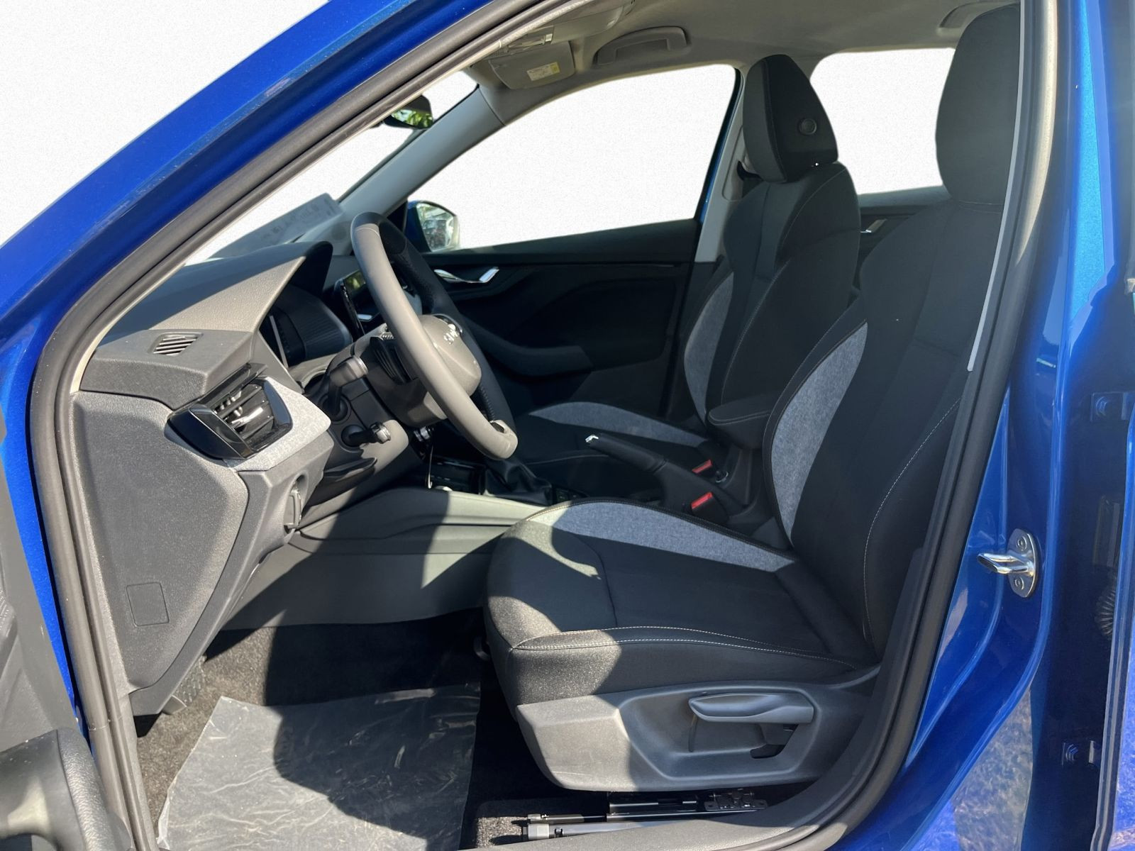 Skoda Kamiq Tour 1,0 TSI DSG ACC AHK NAVI RFK KESSY