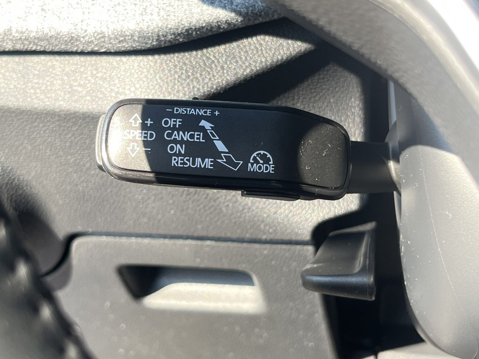 Skoda Kamiq Tour 1,0 TSI DSG ACC AHK NAVI RFK KESSY