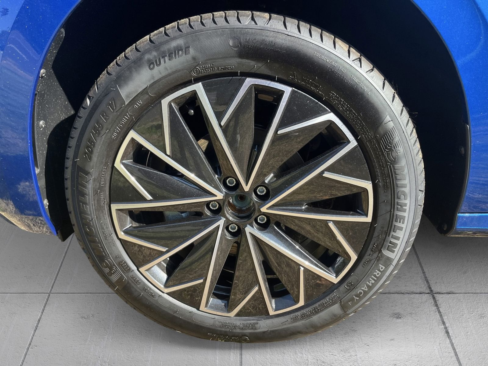 Skoda Kamiq Tour 1,0 TSI DSG ACC AHK NAVI RFK KESSY