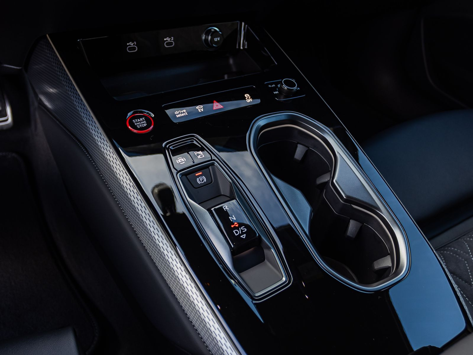 Audi A6 Avant e-hybrid quattro 270kW AHK Tech-Plus S-Interieur