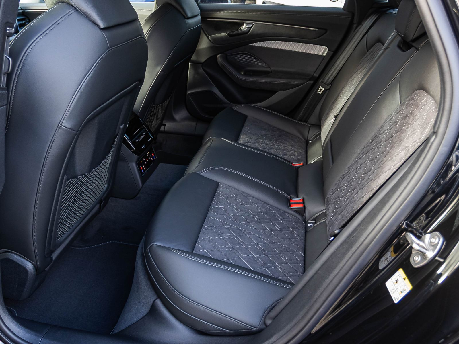 Audi A6 Avant e-hybrid quattro 270kW AHK Tech-Plus S-Interieur