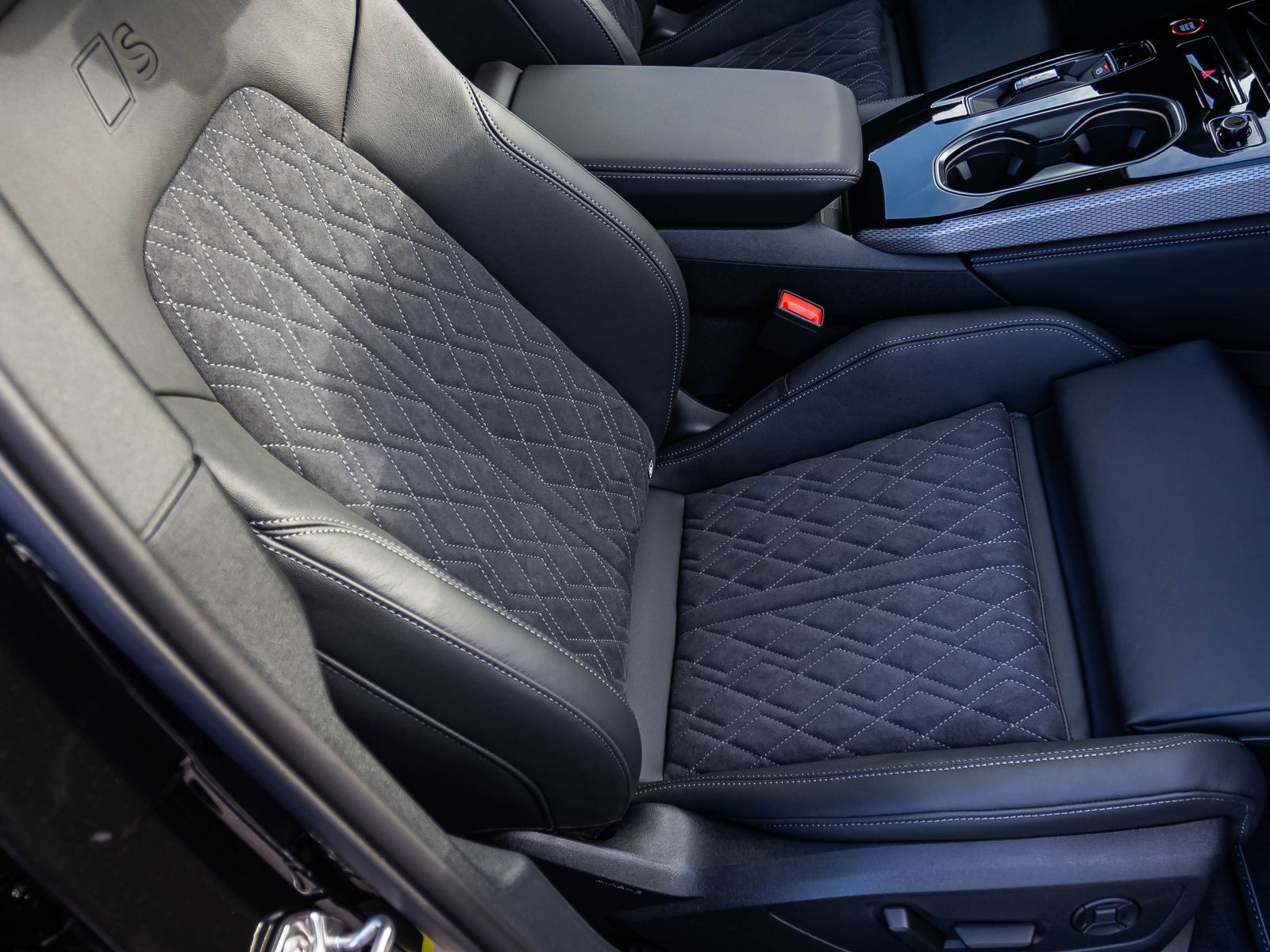 Audi A6 Avant e-hybrid quattro 270kW AHK Tech-Plus S-Interieur