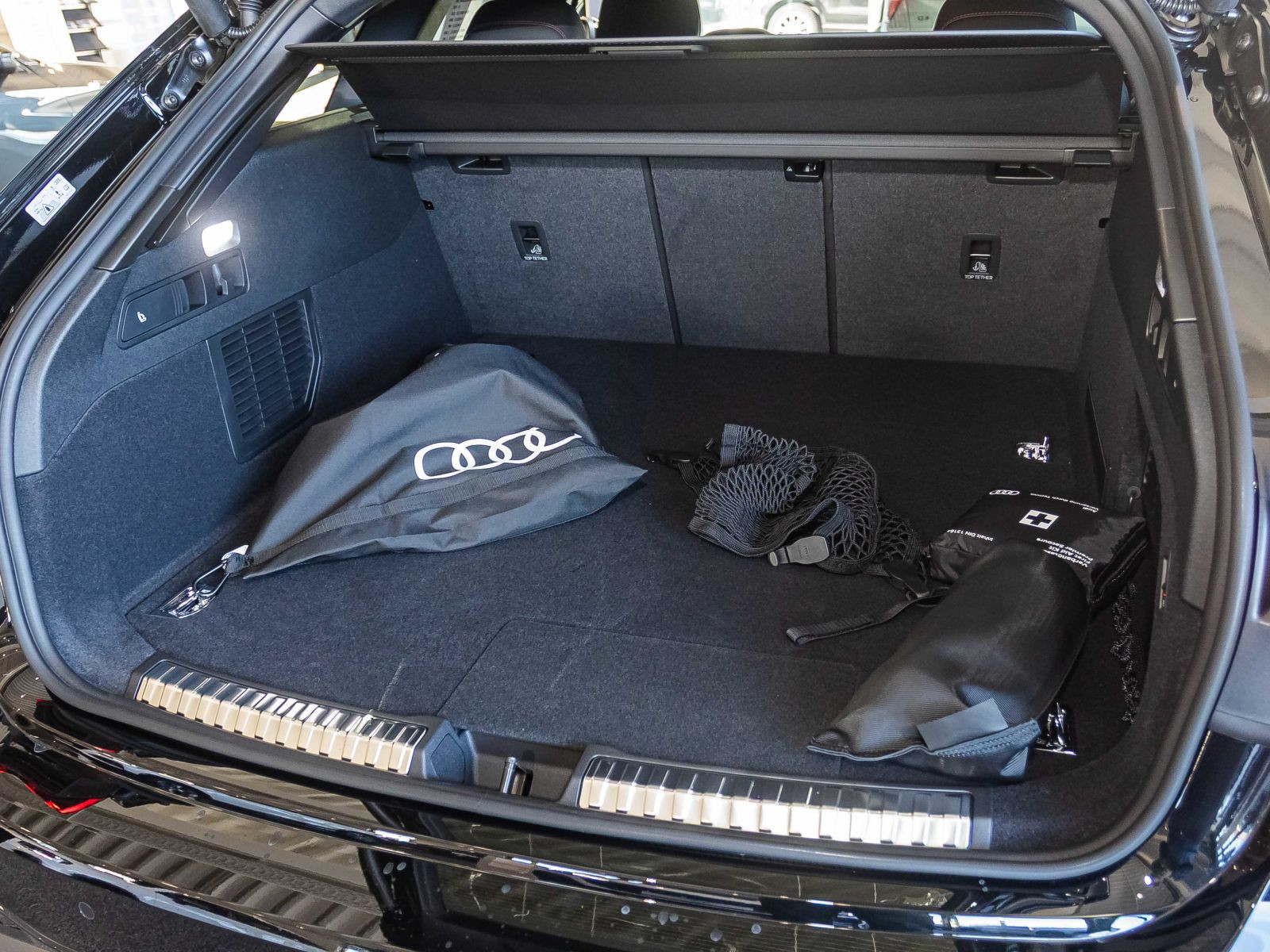 Audi A5 Avant e-hybrid edition one quattro 270kW S Tech-Plus S Interieur AHK 