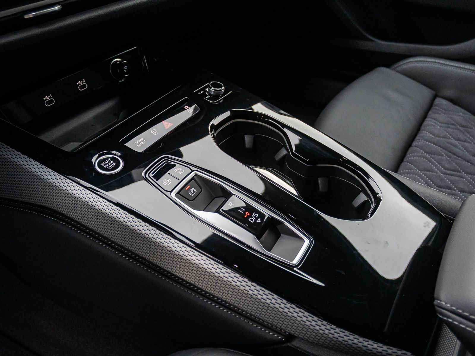 Audi A5 Avant e-hybrid edition qu. 270 kW AHK S-Interieur 19"