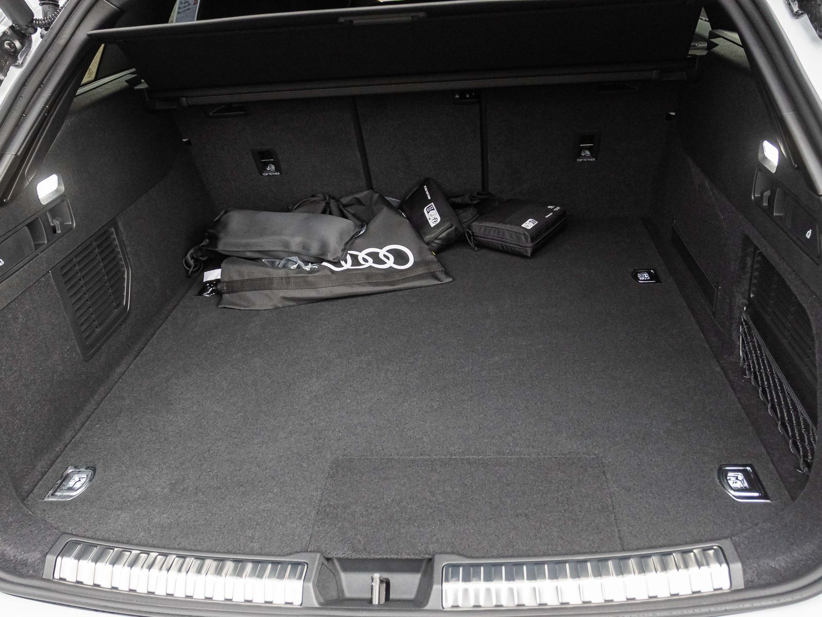 Audi A5 Avant e-hybrid edition qu. 270 kW AHK S-Interieur 19"