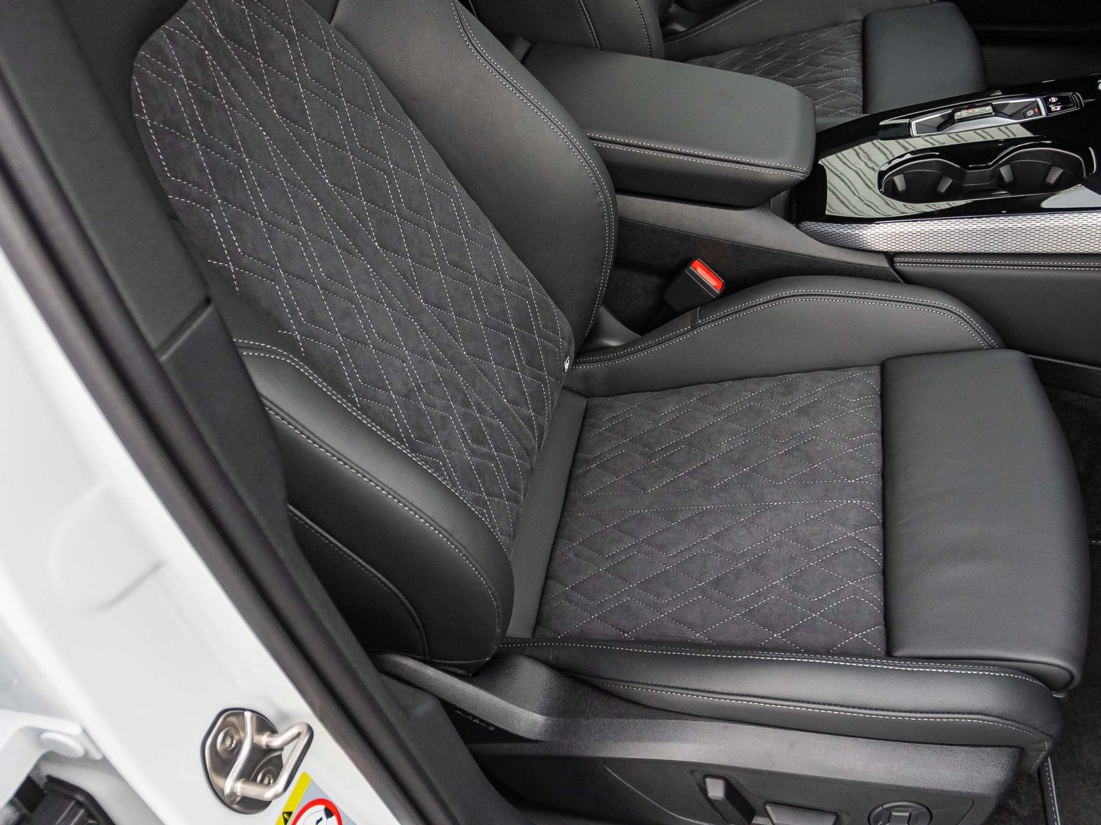 Audi A5 Avant e-hybrid edition qu. 270 kW AHK S-Interieur 19"