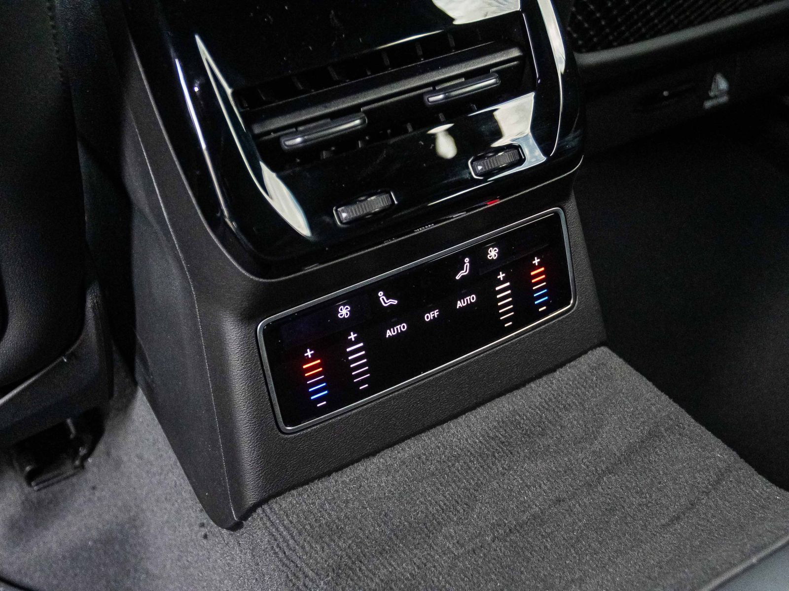 Audi A6 Avant e-hybrid quattro 270kW AHK Tech-Plus S-Interieur