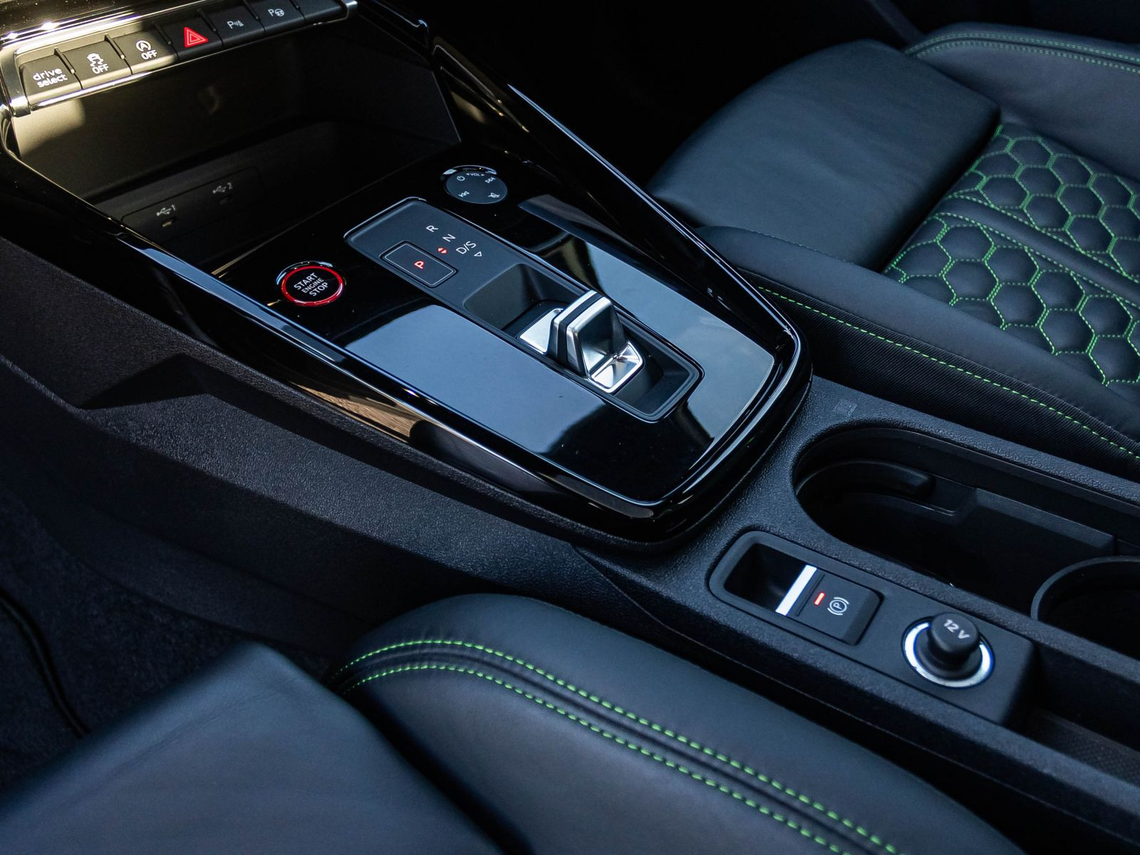 Audi RS 3 Limousine Stronic Navi LED HuD Panorama ACC