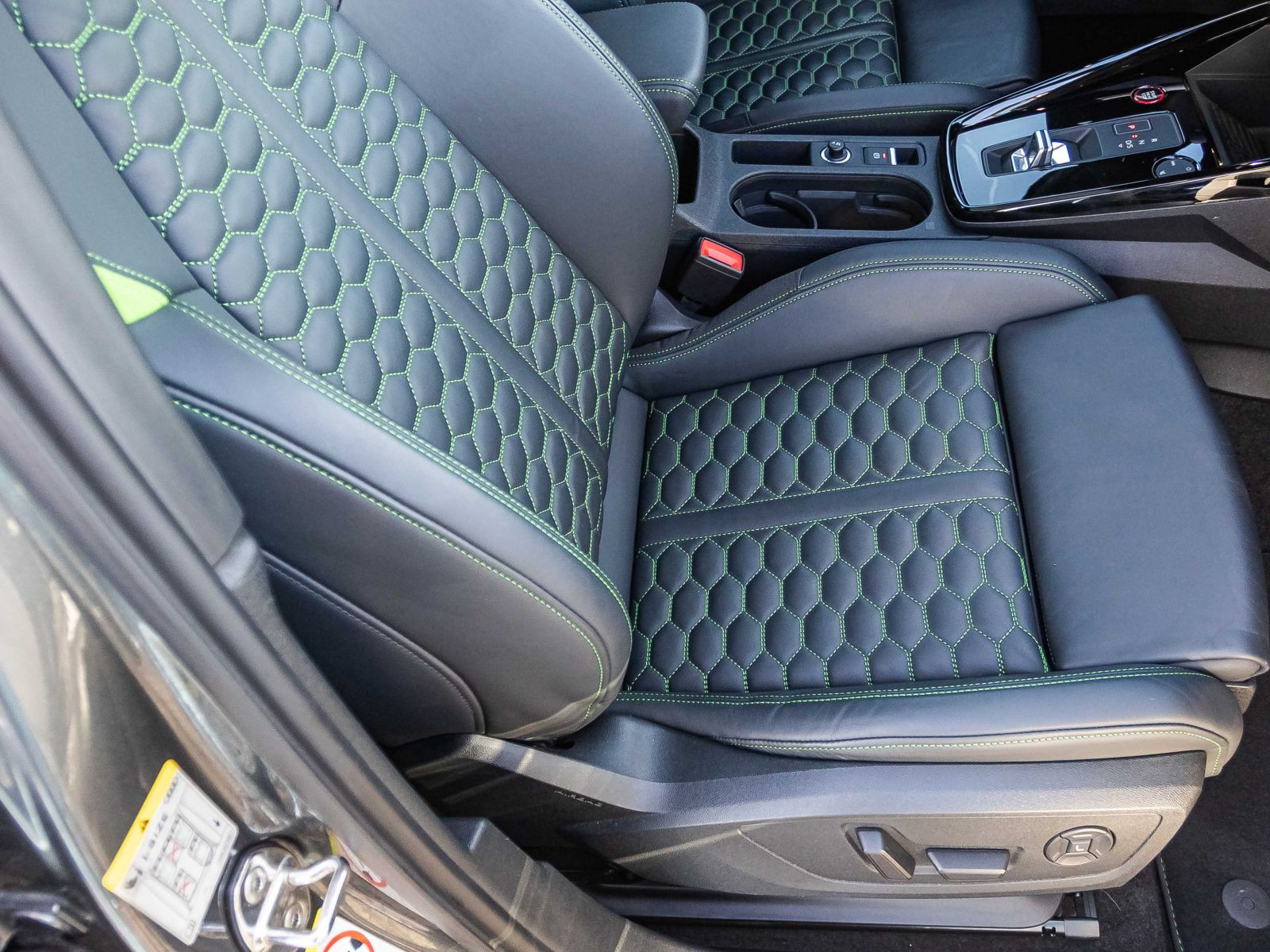 Audi RS 3 Limousine Stronic Navi LED HuD Panorama ACC