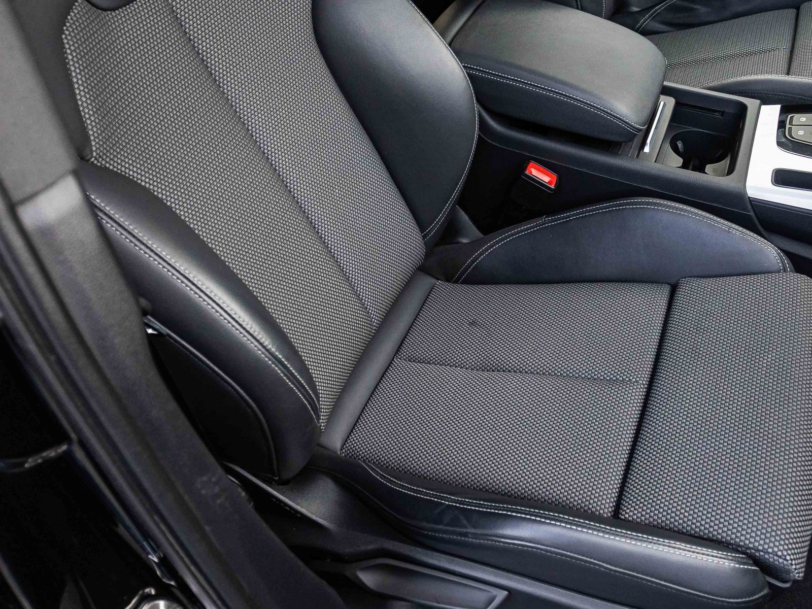 Audi Q5 S line 50TFSI e qu Stronic Navi LED GRA AHK