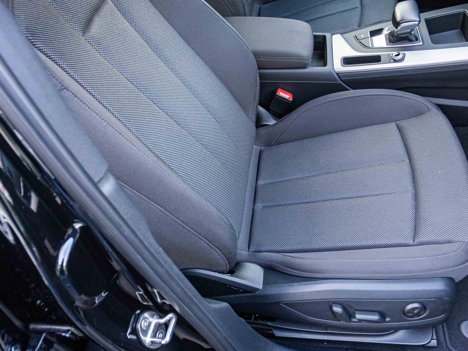 Audi A4 Avant S line 40TDI qu Stronic Navi LED ACC AHK