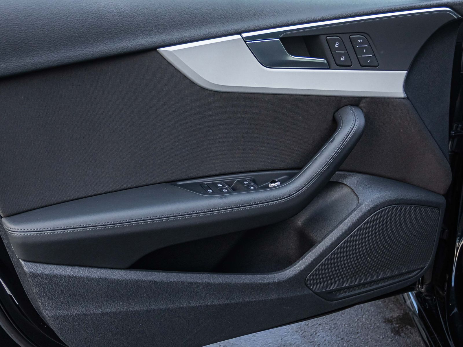 Audi A4 Avant S line 40TDI qu Stronic Navi LED ACC AHK