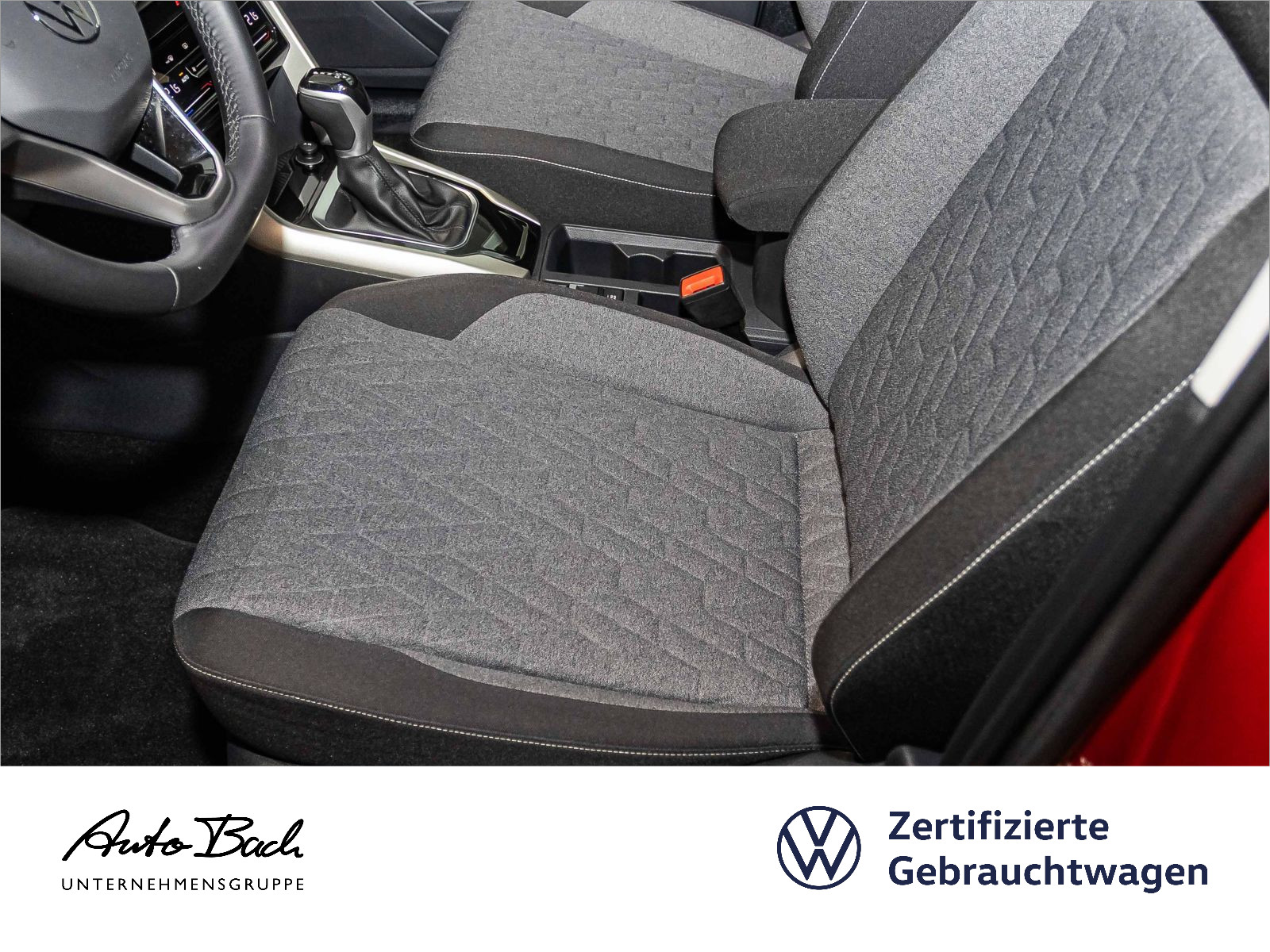 Volkswagen T-Roc 1.5 TSI MOVE DSG Navi LED CarPlay EPH AHK