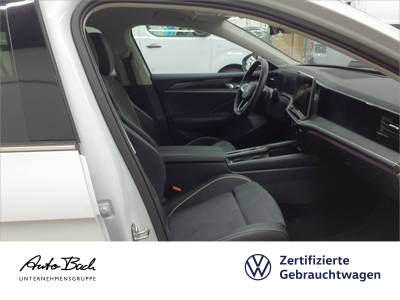 Volkswagen Passat Variant 2.0TDI Business DSG Navi LED ACC AHK