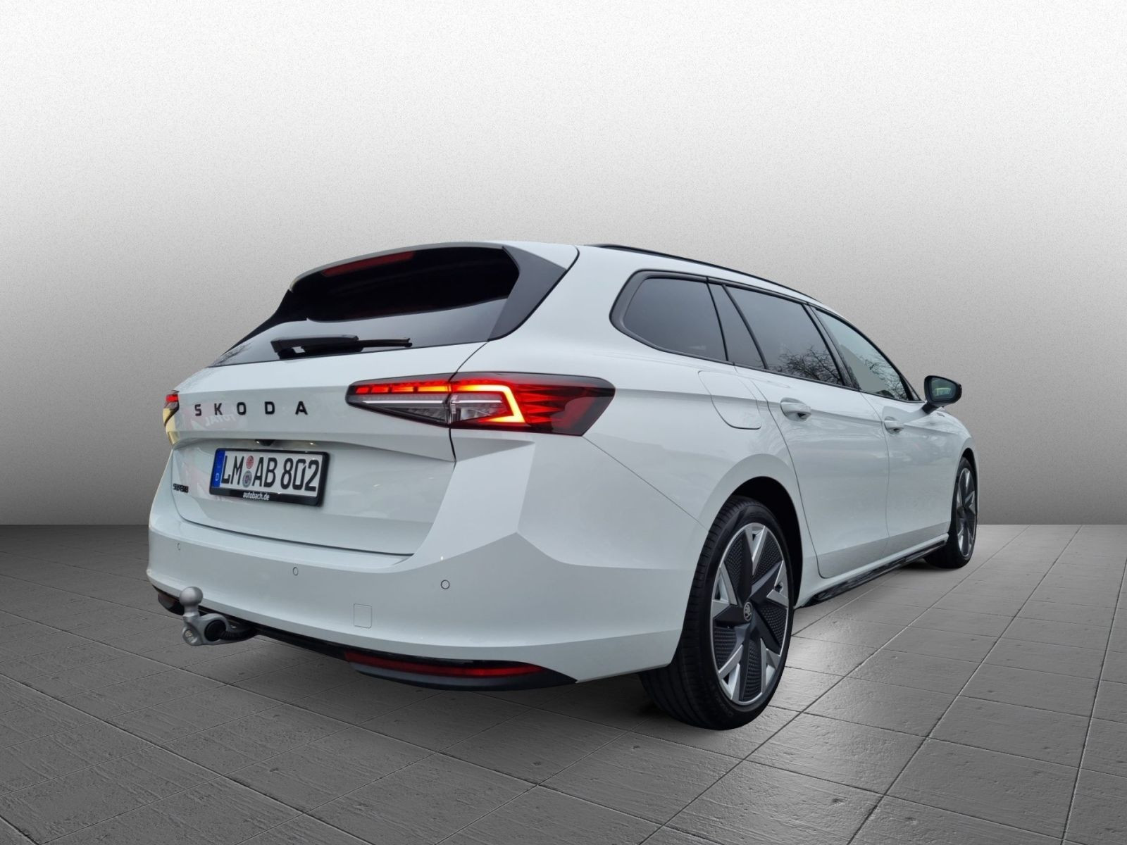 Skoda Superb Combi Sportline 2,0 TDI DSG Navi ACC LED AHK