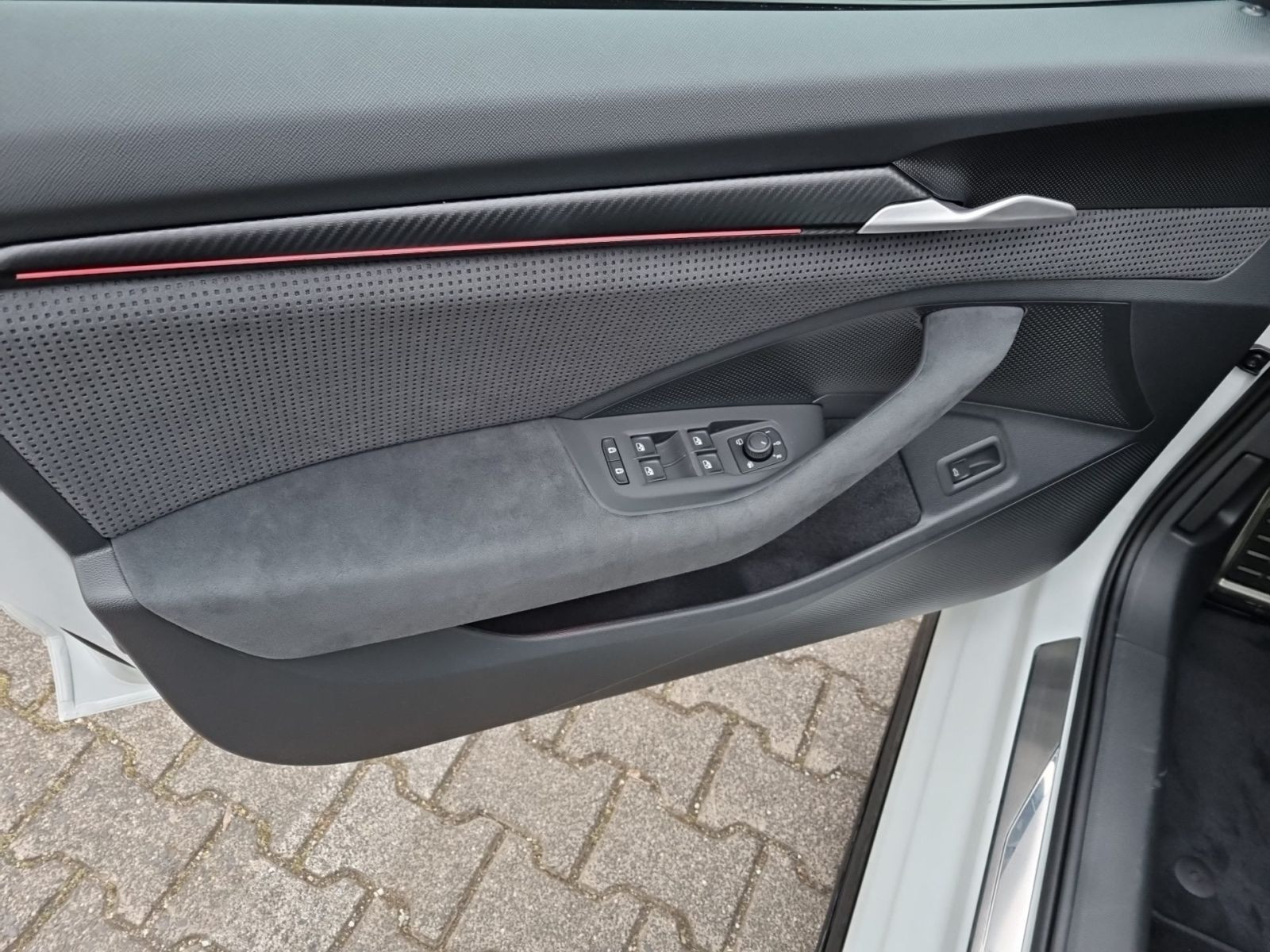 Skoda Superb Combi Sportline 2,0 TDI DSG Navi ACC LED AHK