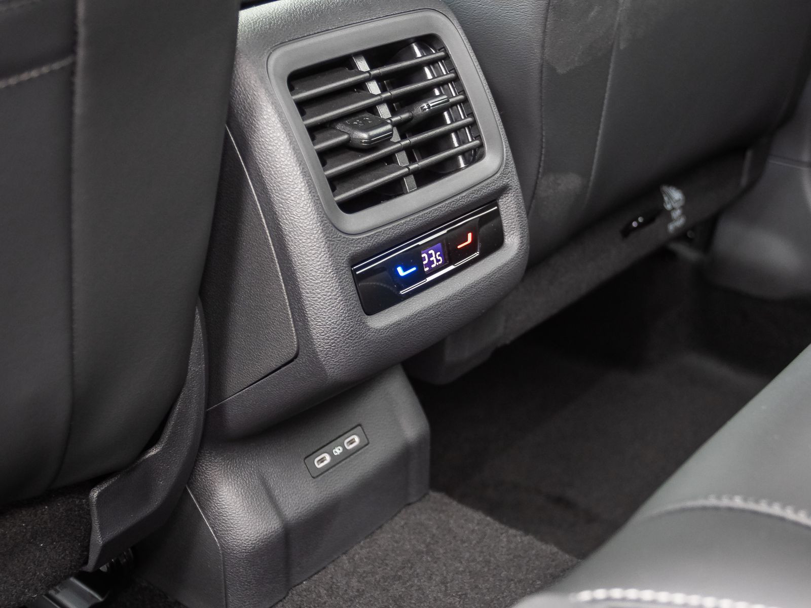 Volkswagen T-Roc 1.5 eTSI DSG Style, Navi, LED-Matrix, Rückfahrkamera, App-Connect