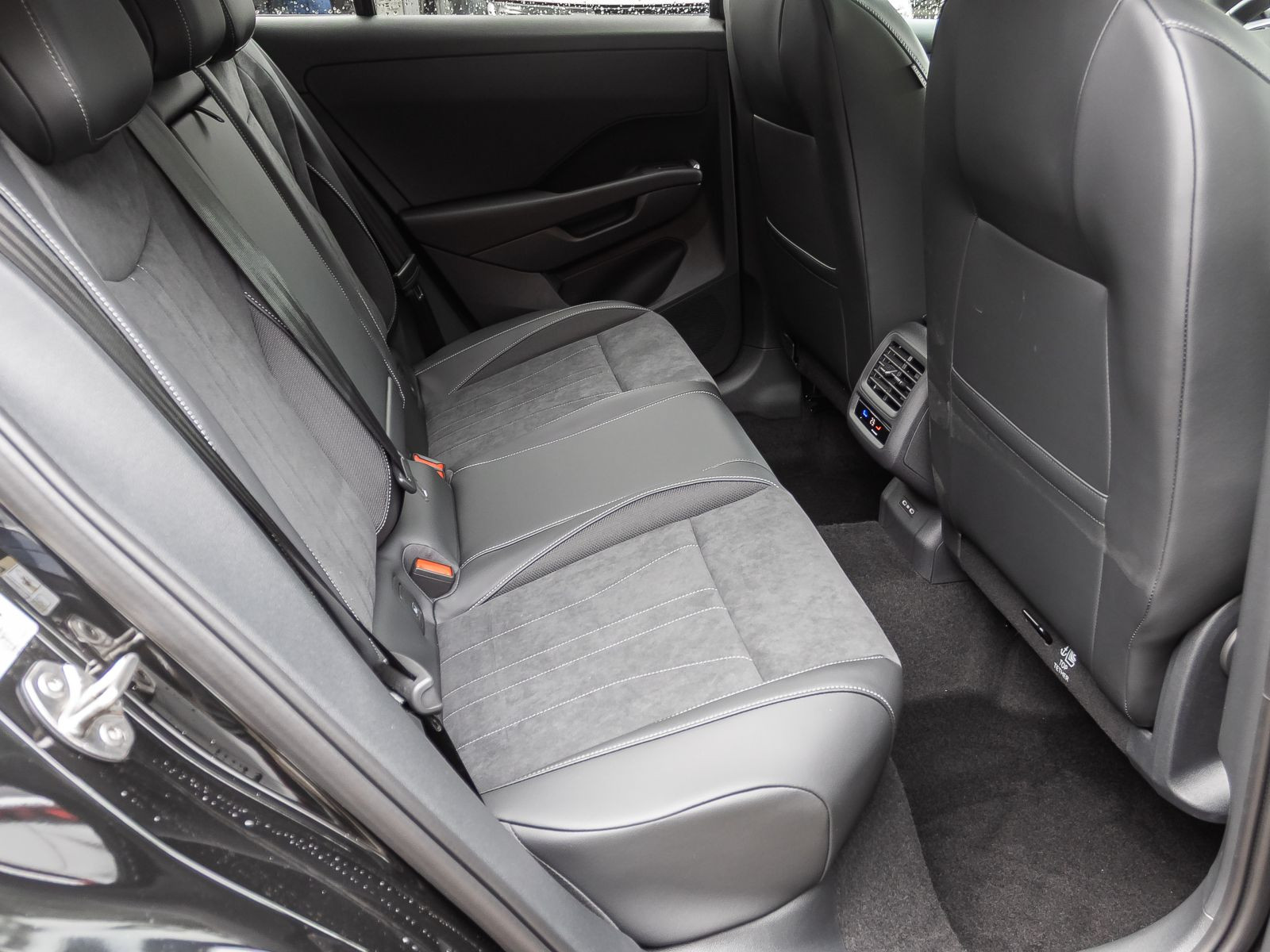 Volkswagen T-Roc 1.5 eTSI DSG Style, Navi, LED-Matrix, Rückfahrkamera, App-Connect