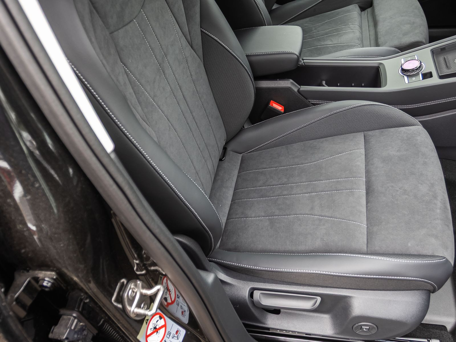 Volkswagen T-Roc 1.5 eTSI DSG Style, Navi, LED-Matrix, Rückfahrkamera, App-Connect