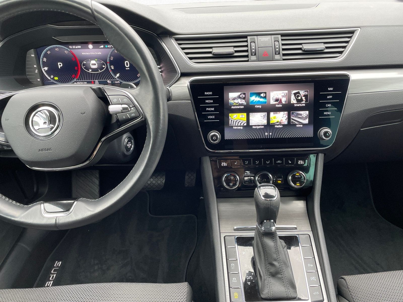 Skoda Superb Combi Style 2.0 TDI DSG Navi LED EPH AHK