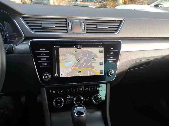 Skoda Superb Combi Style 2.0 TDI DSG Navi LED EPH AHK