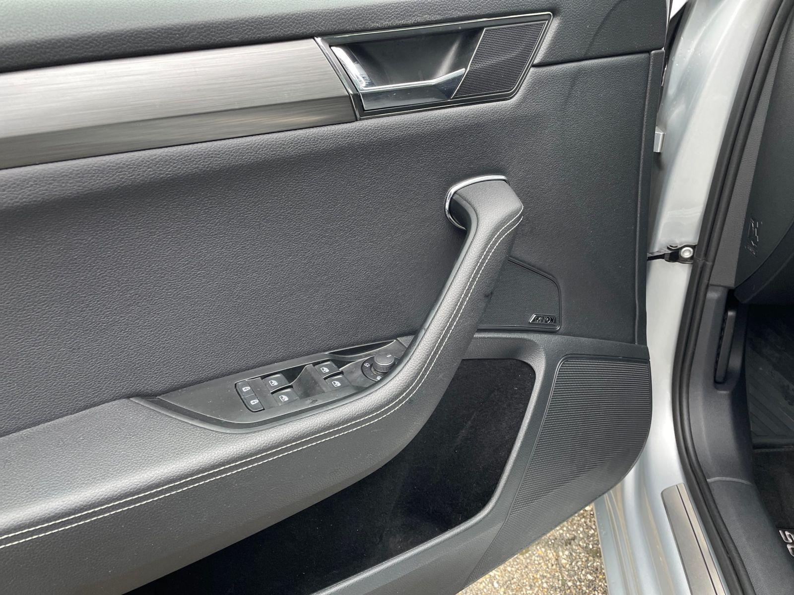 Skoda Superb Combi Style 2.0 TDI DSG Navi LED EPH AHK