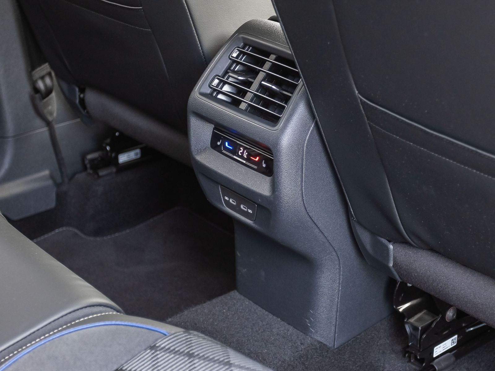 Volkswagen Tiguan 2.0TDI R-Line 4M DSG Navi LED Standhzg AHK