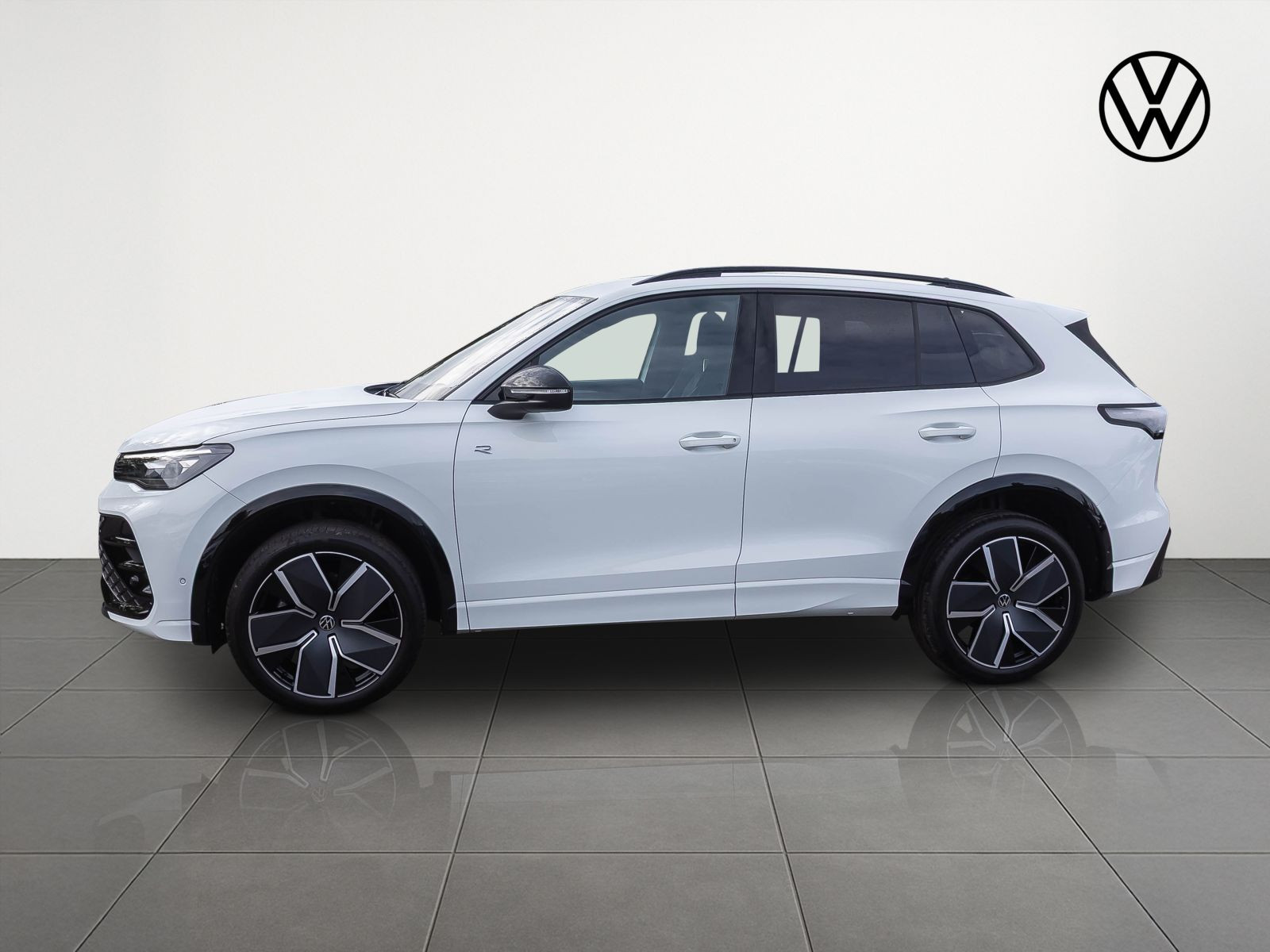 Volkswagen Tiguan 2.0TDI R-Line 4M DSG Navi LED Standhzg AHK