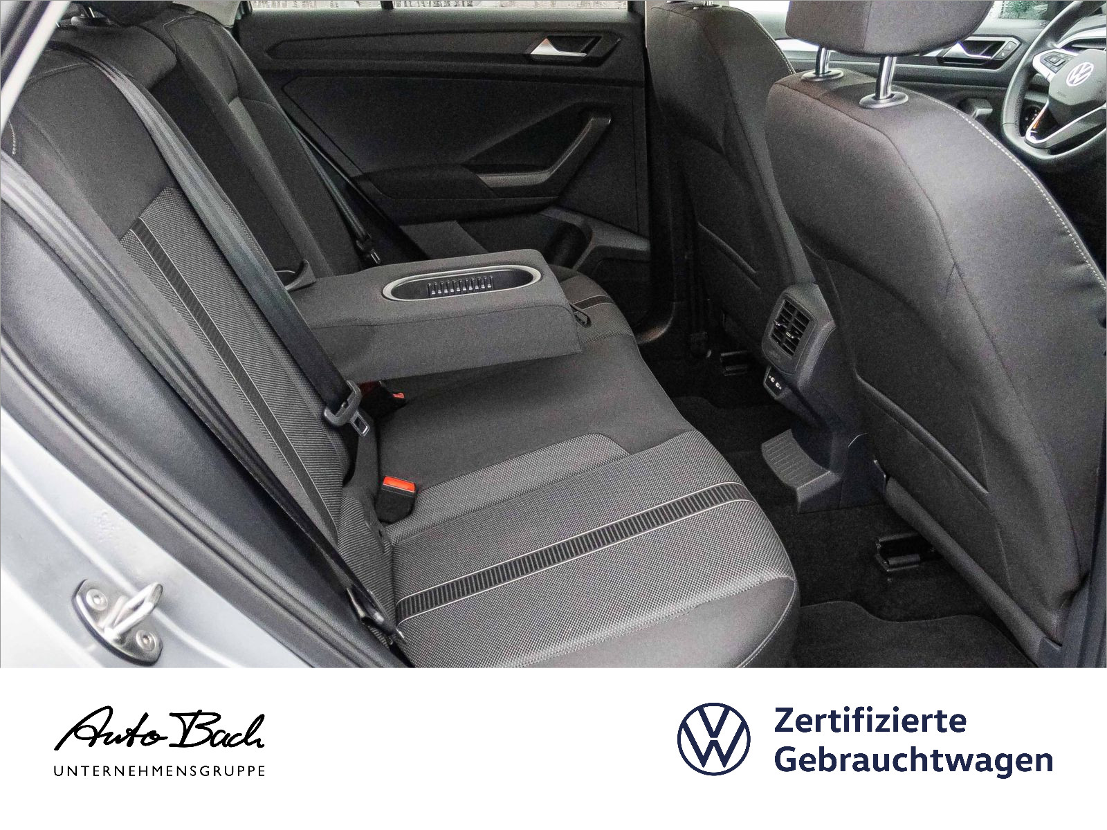 Volkswagen T-Roc 1.5 TSI Life Navi LED ACC EPH CarPlay DAB