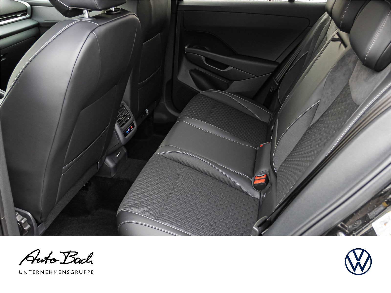 Volkswagen T-Roc R-Line 1.5 l eTSI OPF 110 kW (150 PS) 7-Gang-Doppelkupplungsgetriebe DSG