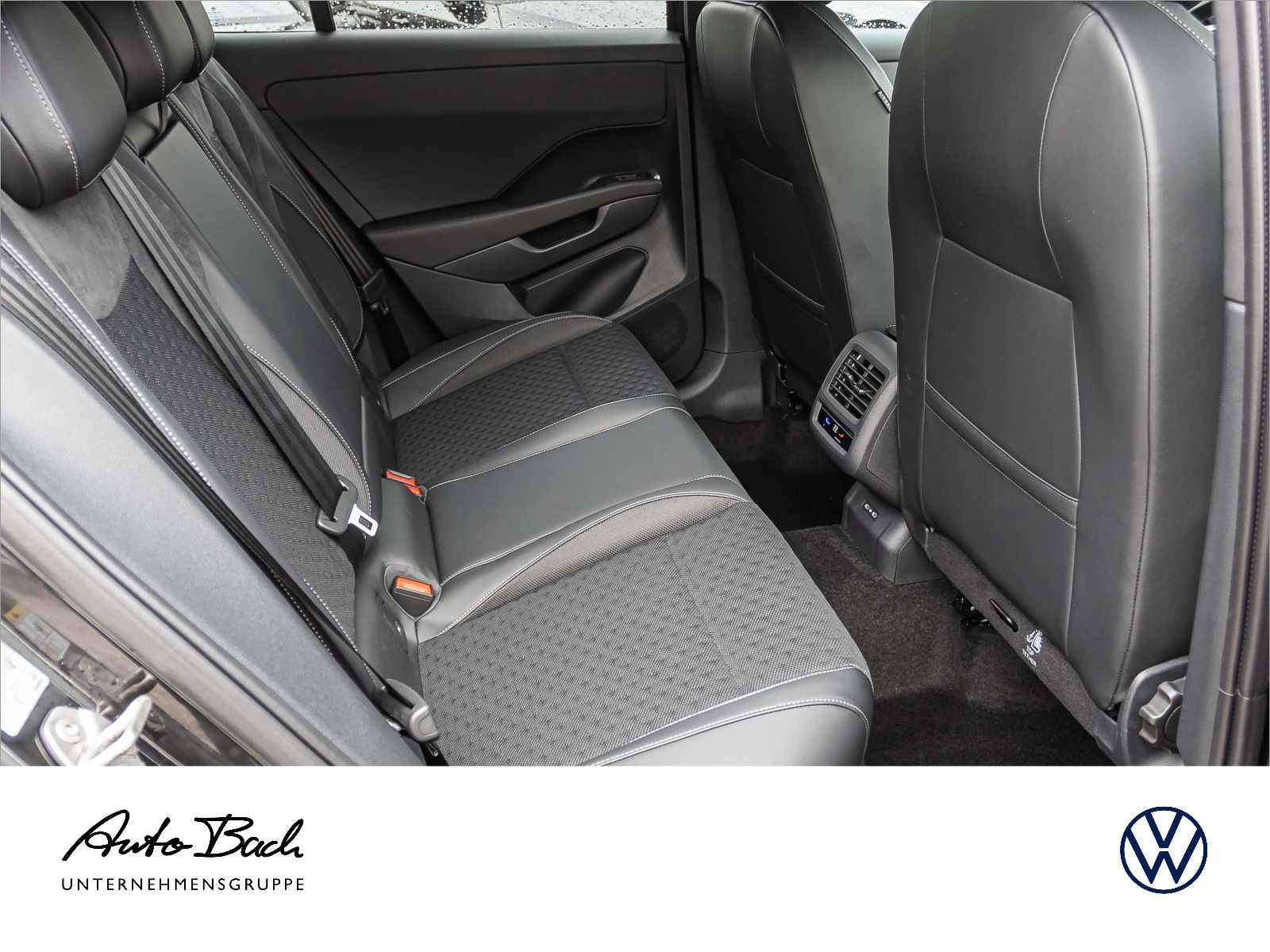 Volkswagen T-Roc R-Line 1.5 l eTSI OPF 110 kW (150 PS) 7-Gang-Doppelkupplungsgetriebe DSG