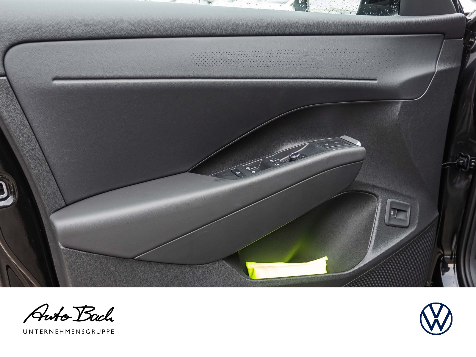 Volkswagen T-Roc R-Line 1.5 l eTSI OPF 110 kW (150 PS) 7-Gang-Doppelkupplungsgetriebe DSG